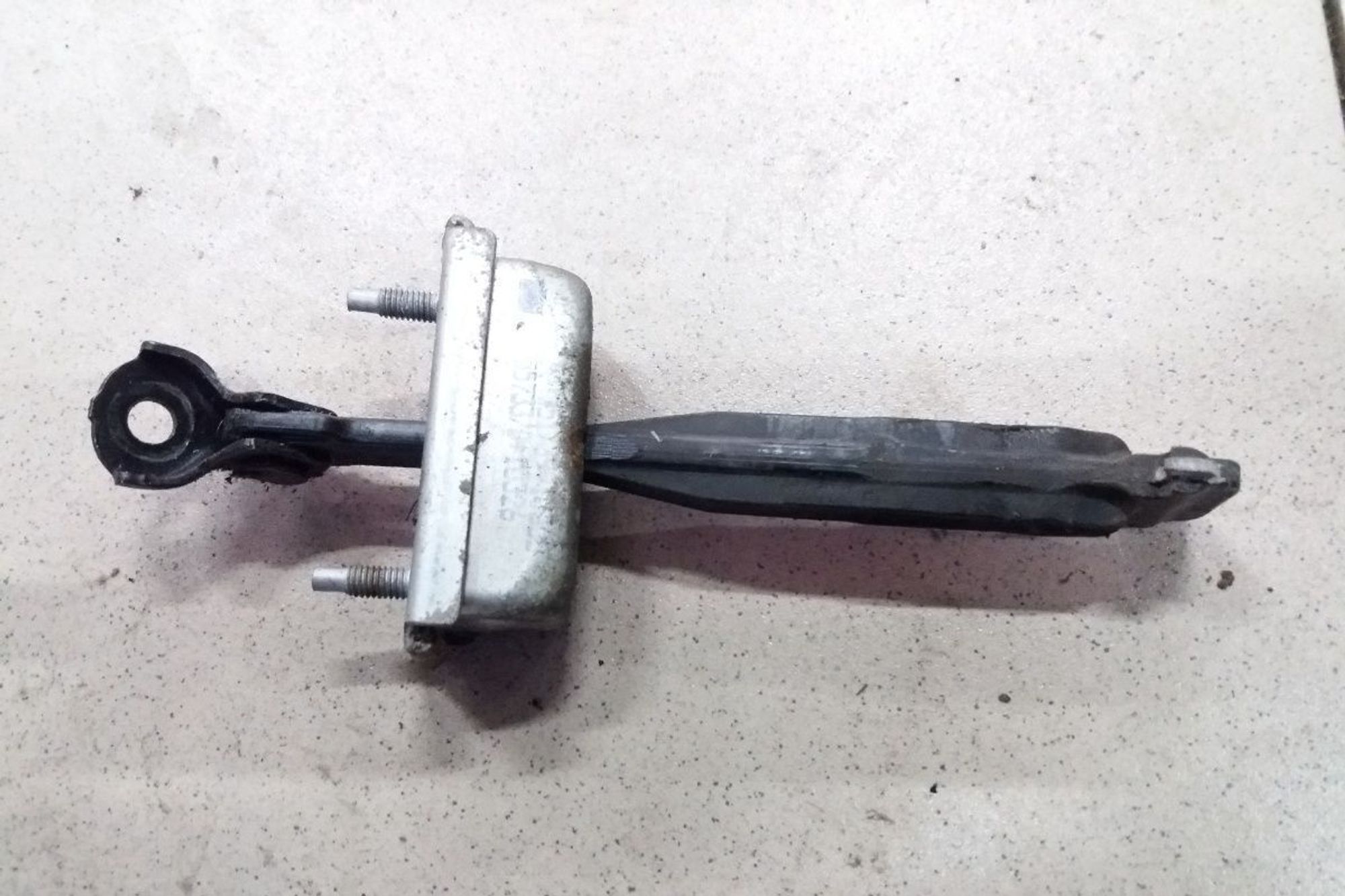 Ограничитель двери Chevrolet Cruze, 500 рублей, Брянск