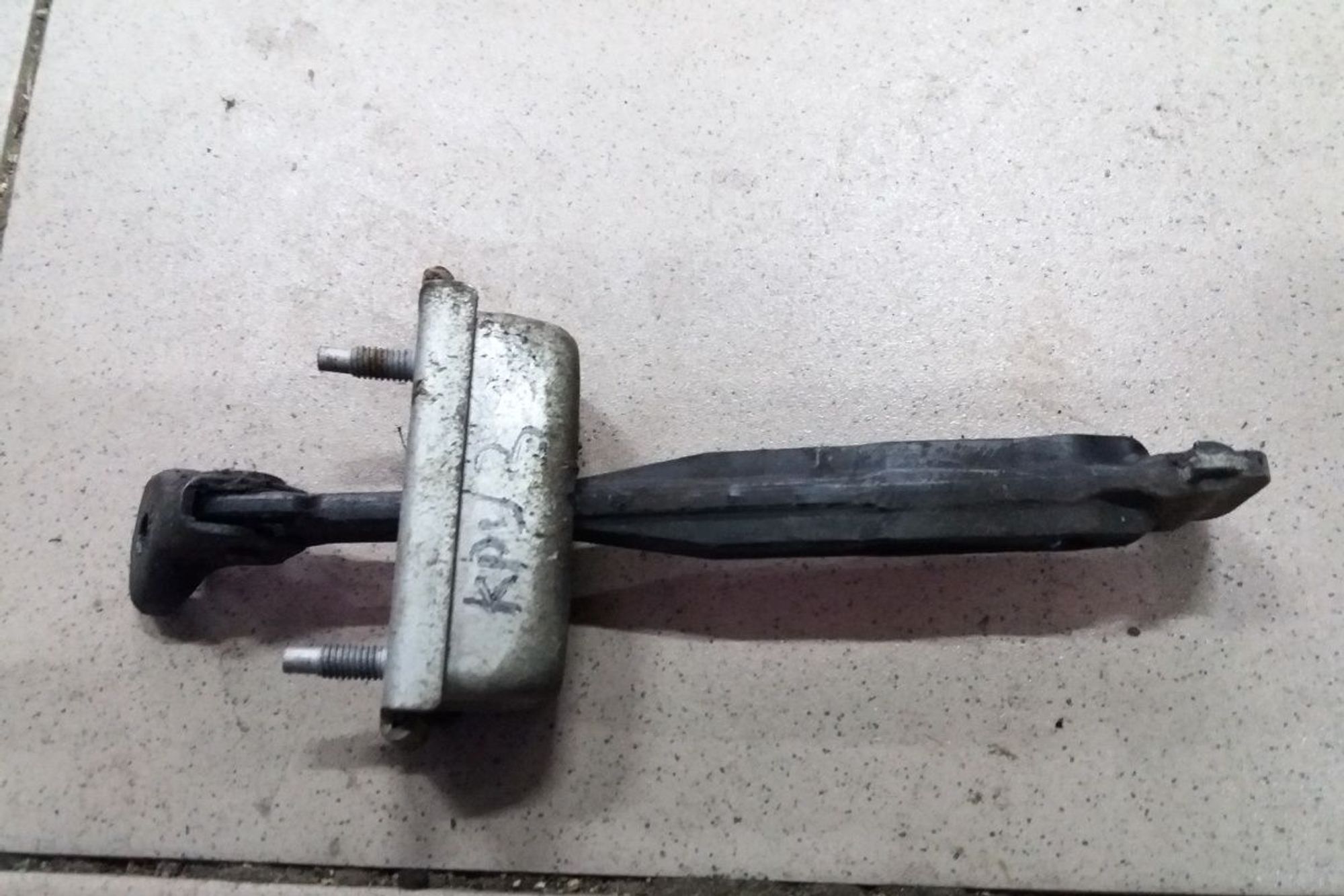 Ограничитель двери Chevrolet Cruze, 500 рублей, Брянск