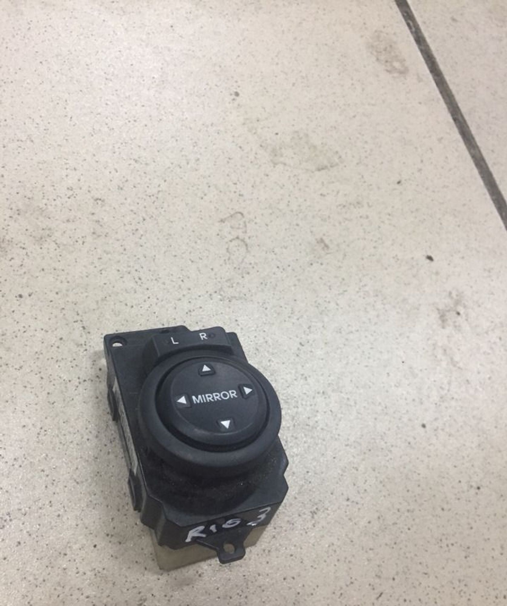Kia Rio 3 Кнопка управления зеркалами, 500 рублей, Брянск