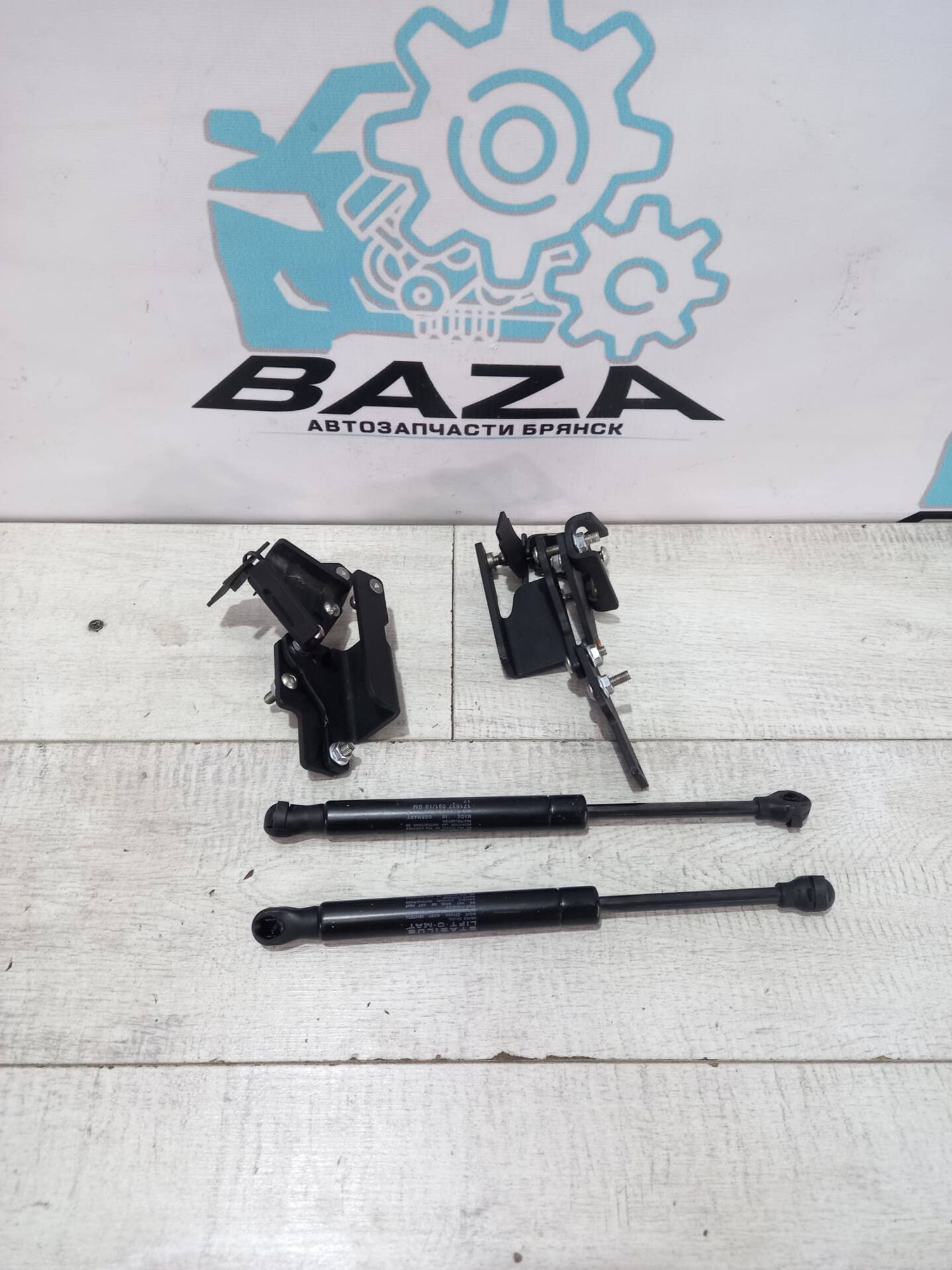 Комплек стоек багажника Rio 4, 2500 рублей, Брянск