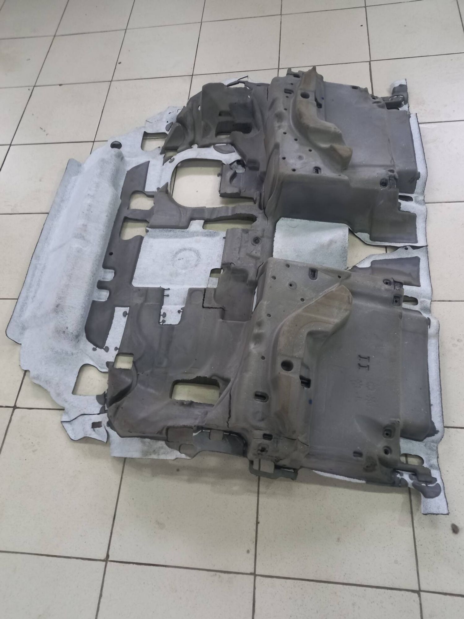 Ковролин Volkswagen Touareg 3, 15000 рублей, Брянск