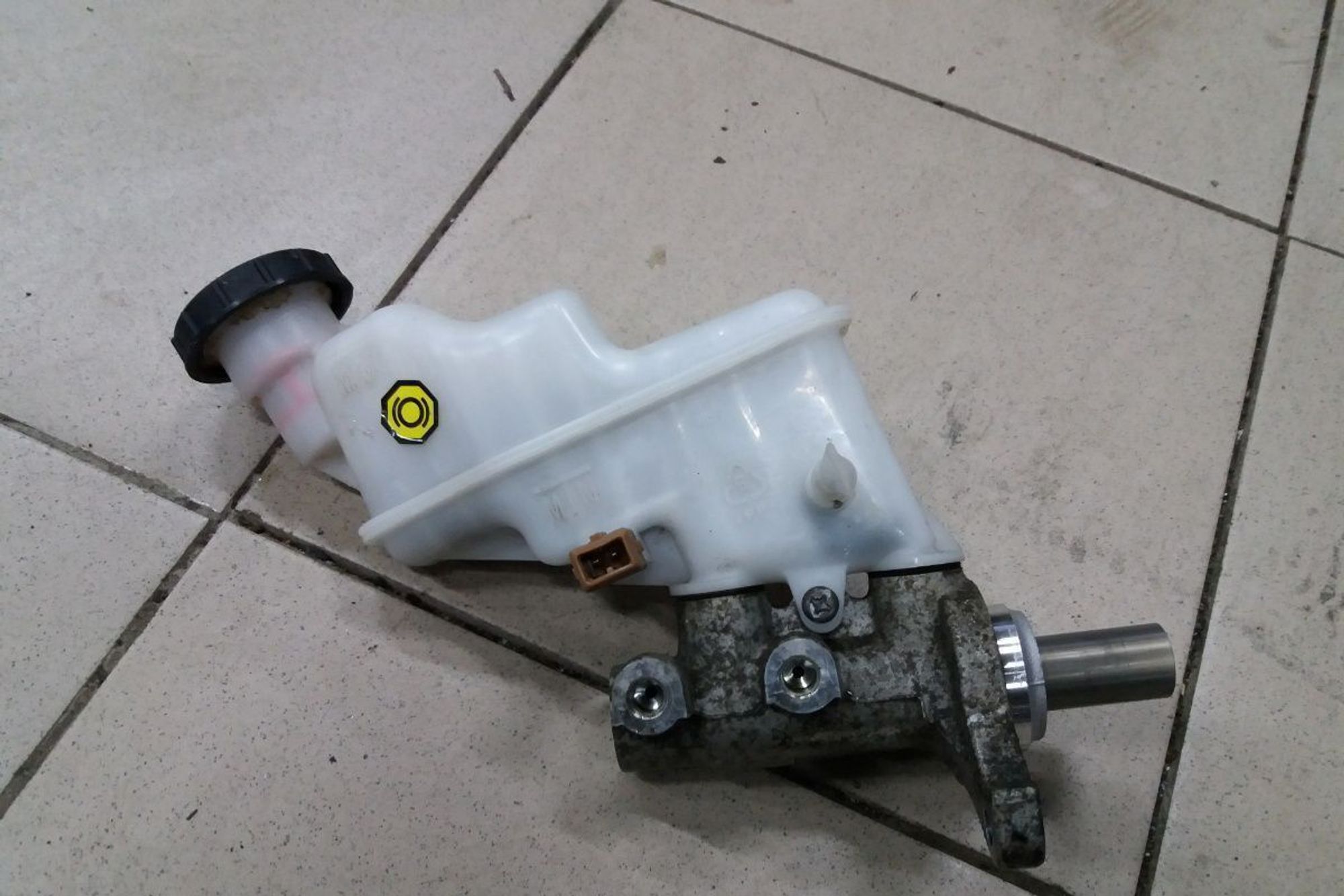 Главный тормозной цилиндр Kia Rio 3, Hyundai Solar, 2000 рублей, Брянск