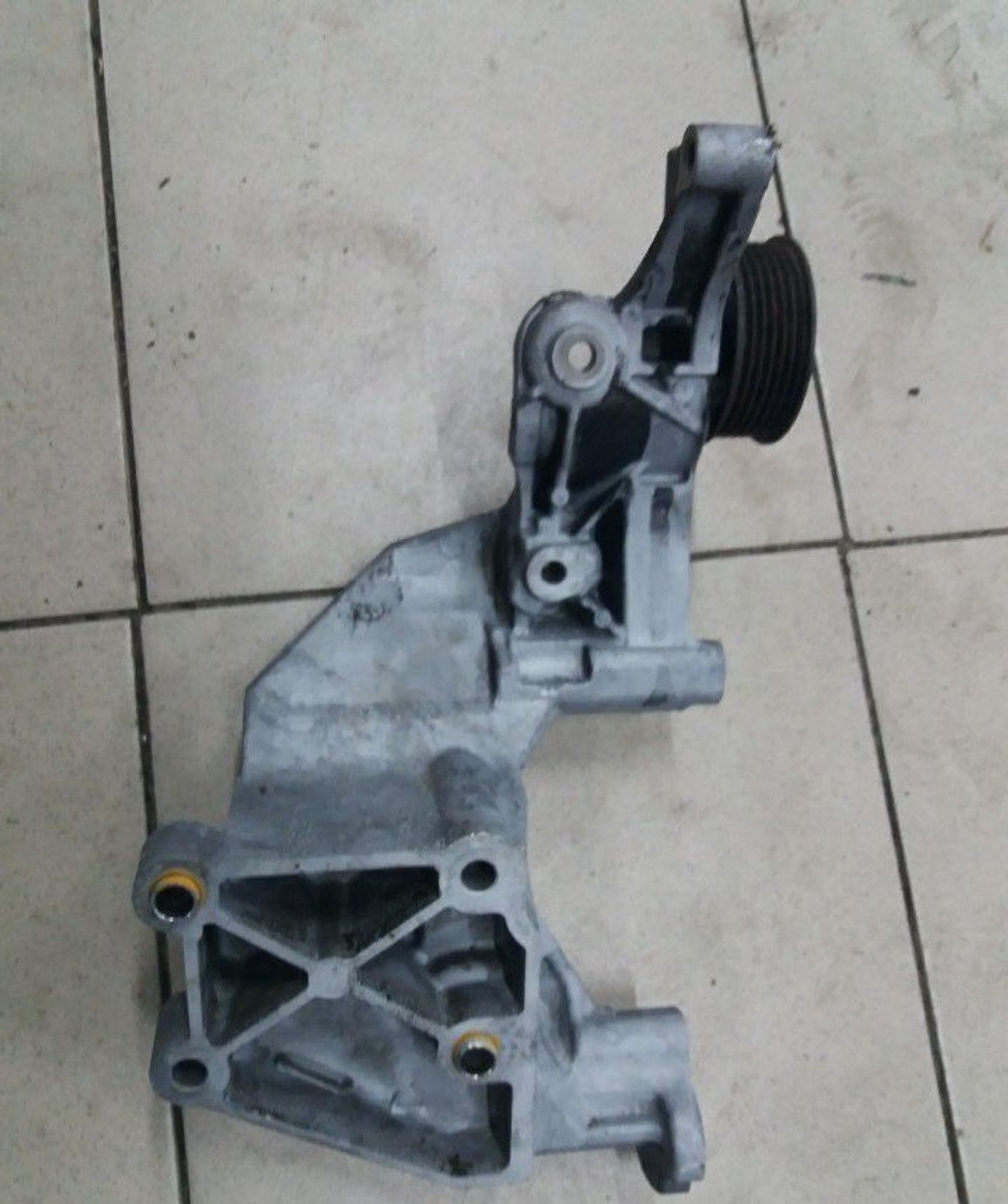 Кронштейн ролика натяжителя Kia Sorento Prime, 1500 рублей, Брянск