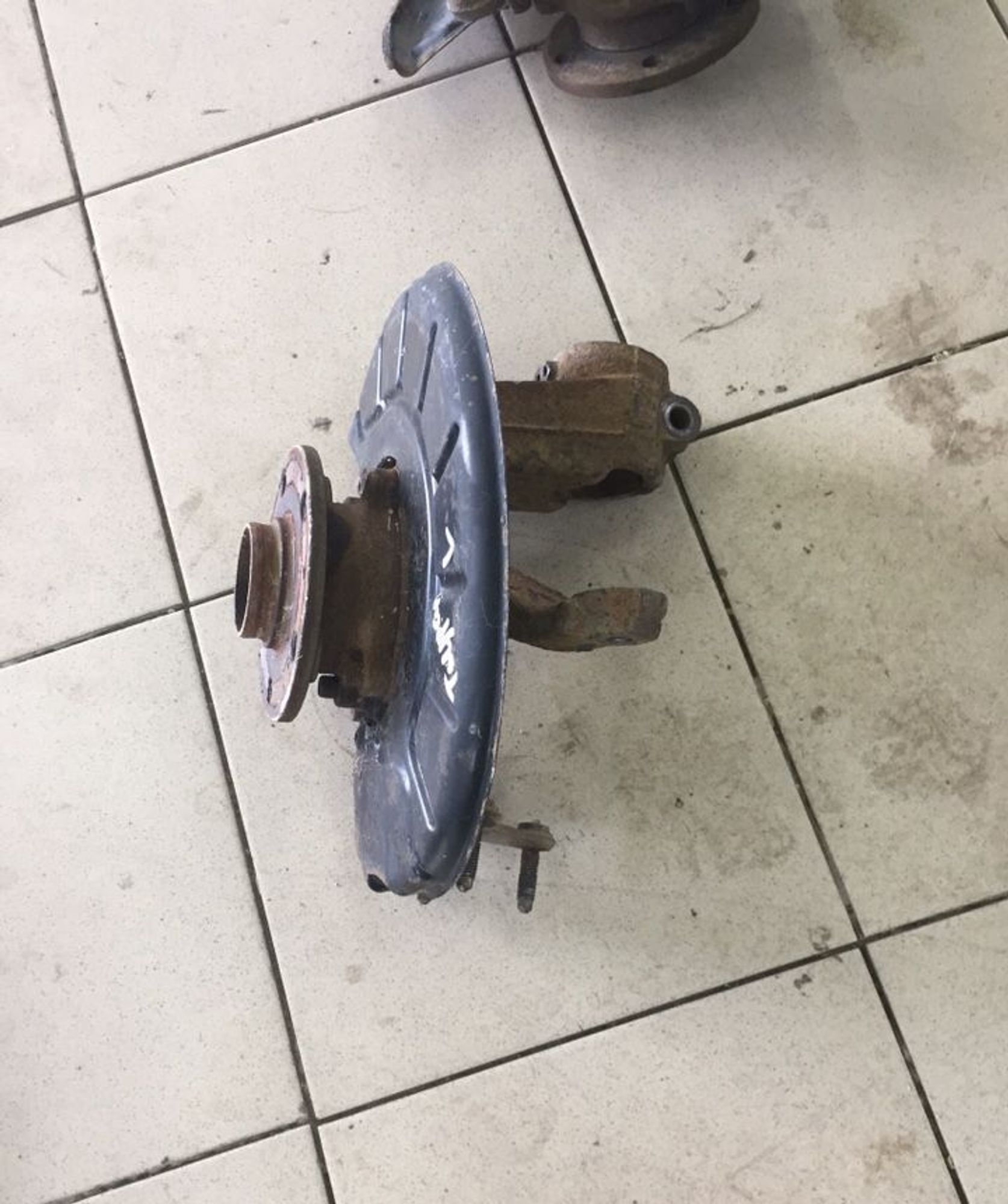 Кулак поворотный левый VW Volkswagen Touran, 4000 рублей, Брянск