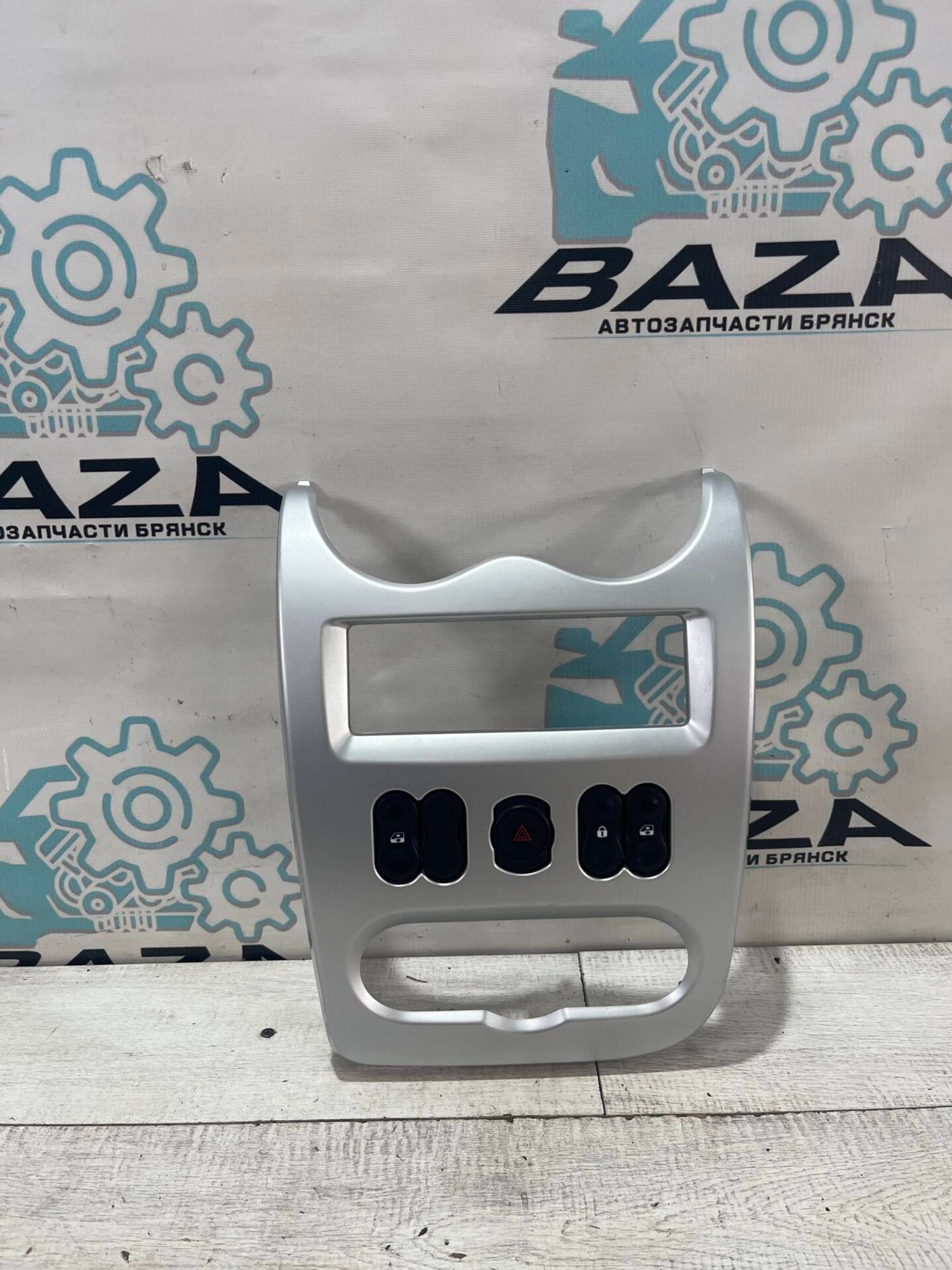 Рамка магнитолы Renault Sandero Stepway, 3000 рублей, Брянск