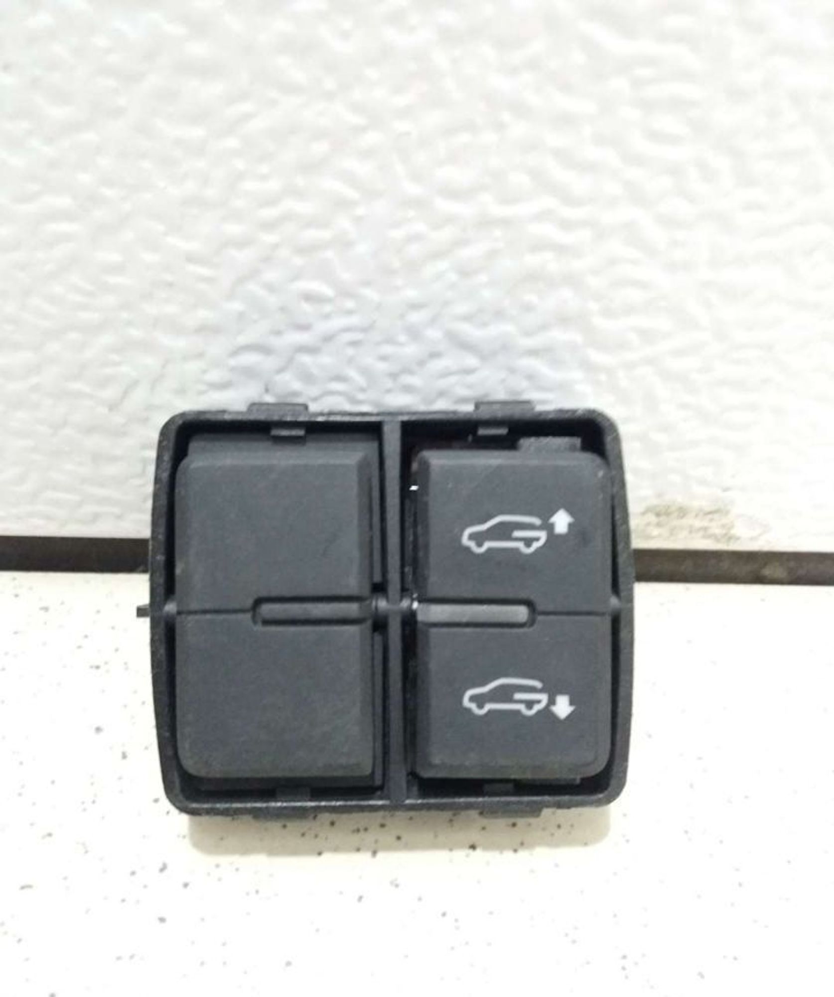 Кнопка пневмоподвески Volkswagen Touareg 3 2019г, 2000 рублей, Брянск