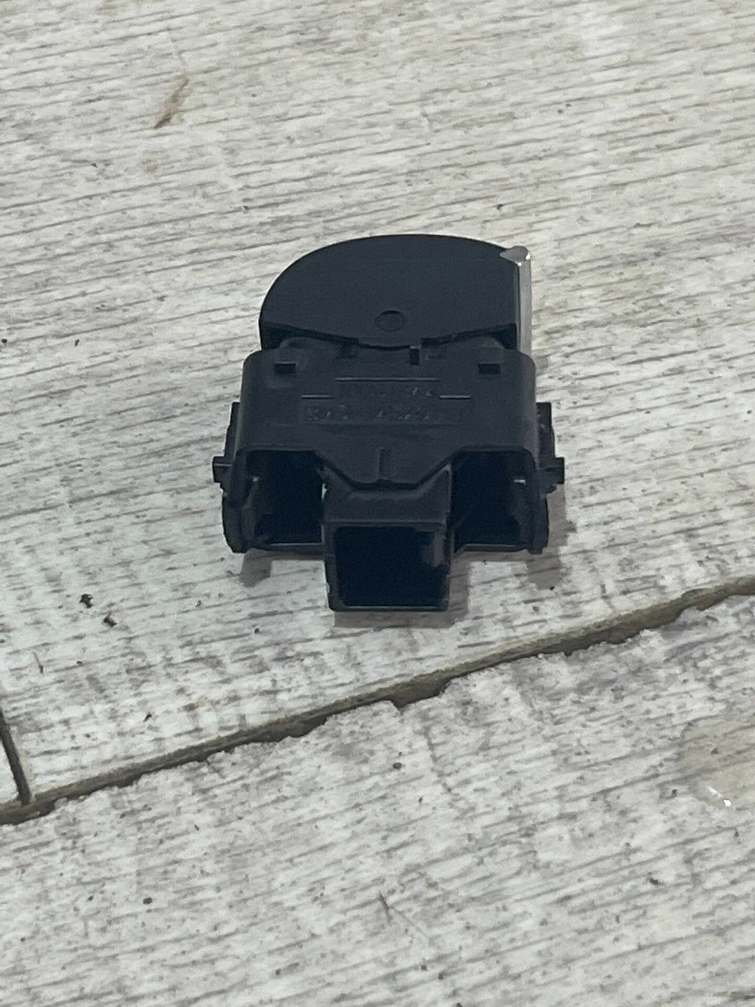 Кнопка стеклоподъемника задняя Ford Focus 3, 500 рублей, Брянск