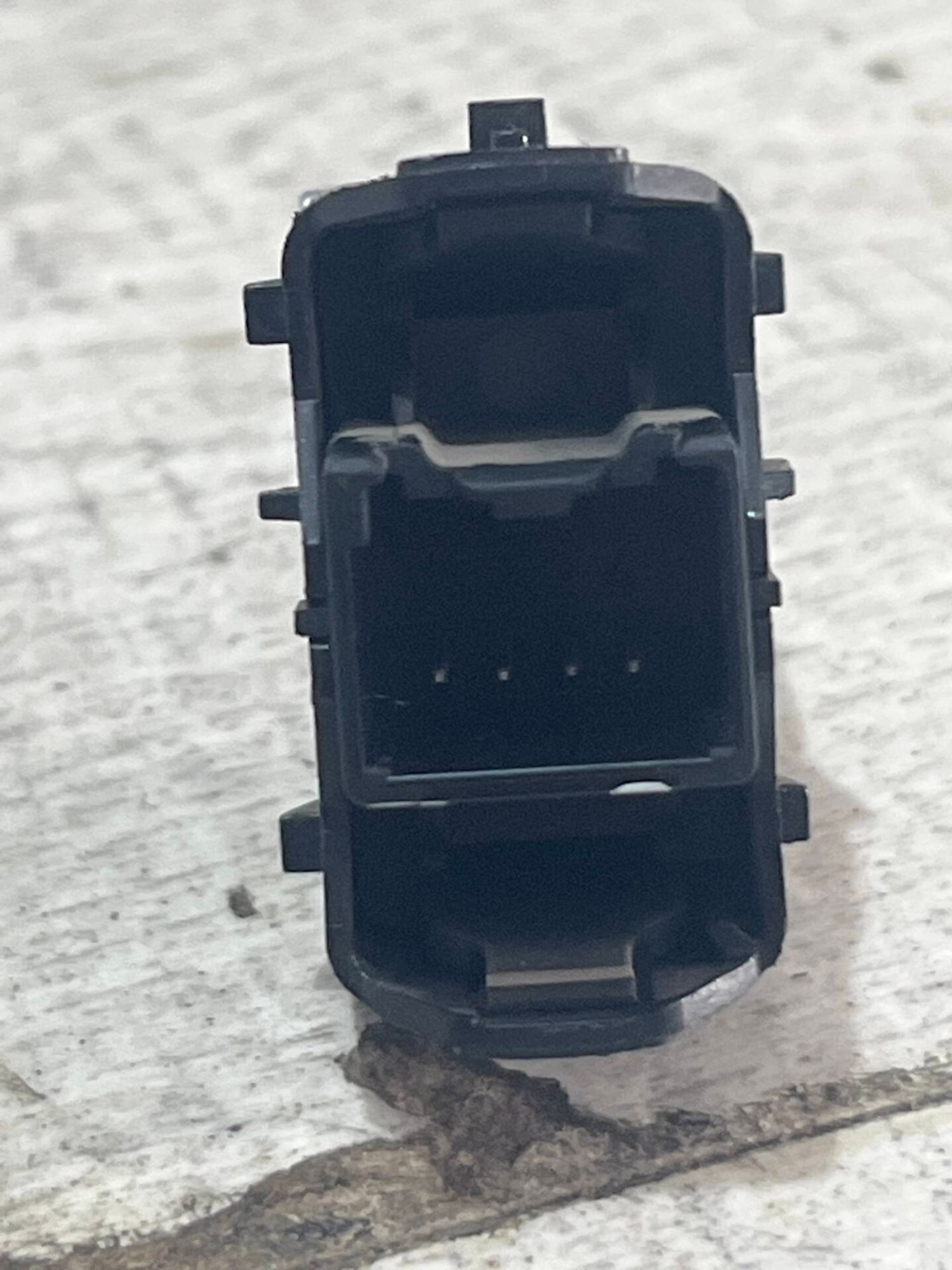 Кнопка стеклоподъемника задняя Ford Focus 3, 500 рублей, Брянск