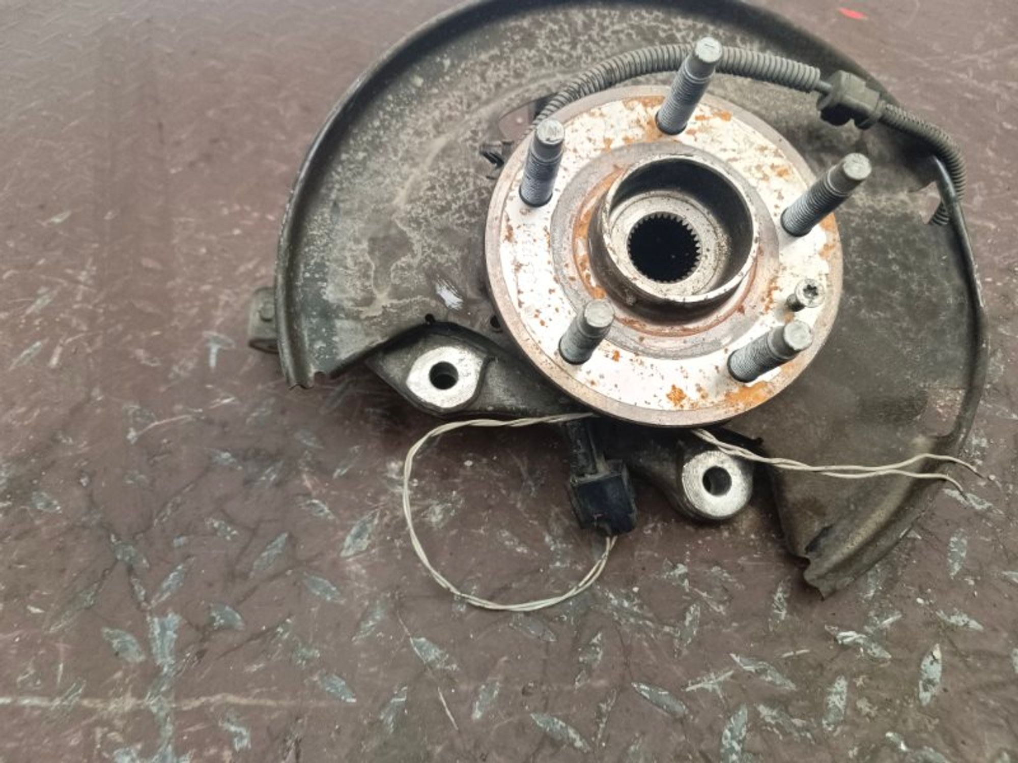 Кулак поворотный передний левый Chevrolet Cruze, 2000 рублей, Ростов-на-Дону