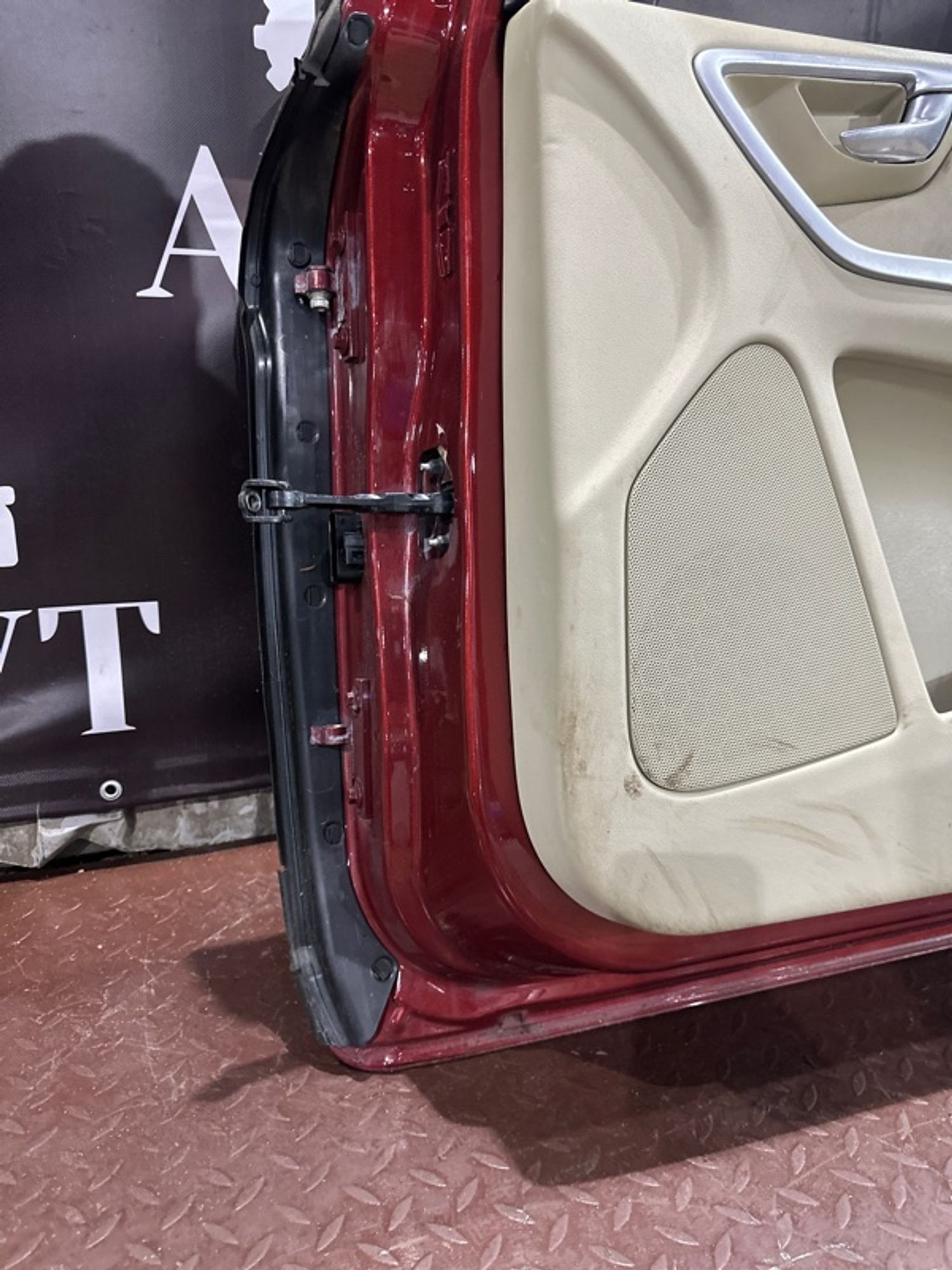 Дверь боковая передняя правая Volvo XC60, 28000 рублей, Ростов-на-Дону