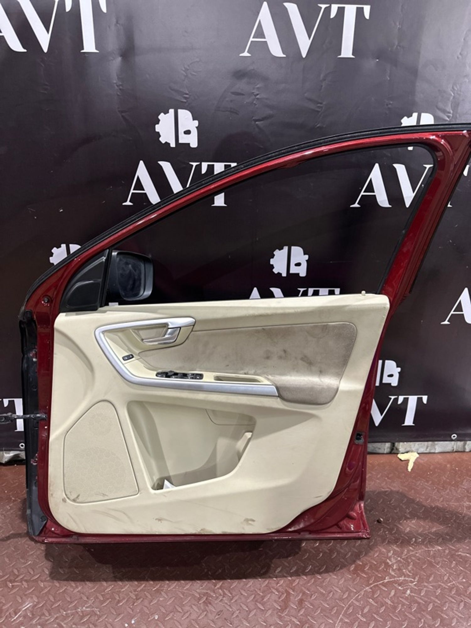 Дверь боковая передняя правая Volvo XC60, 28000 рублей, Ростов-на-Дону