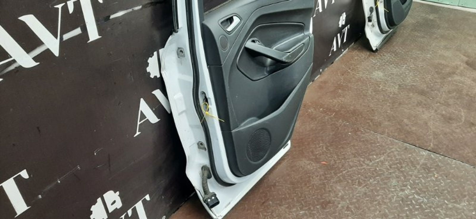 Дверь боковая задняя правая Ford Kuga, 45000 рублей, Ростов-на-Дону