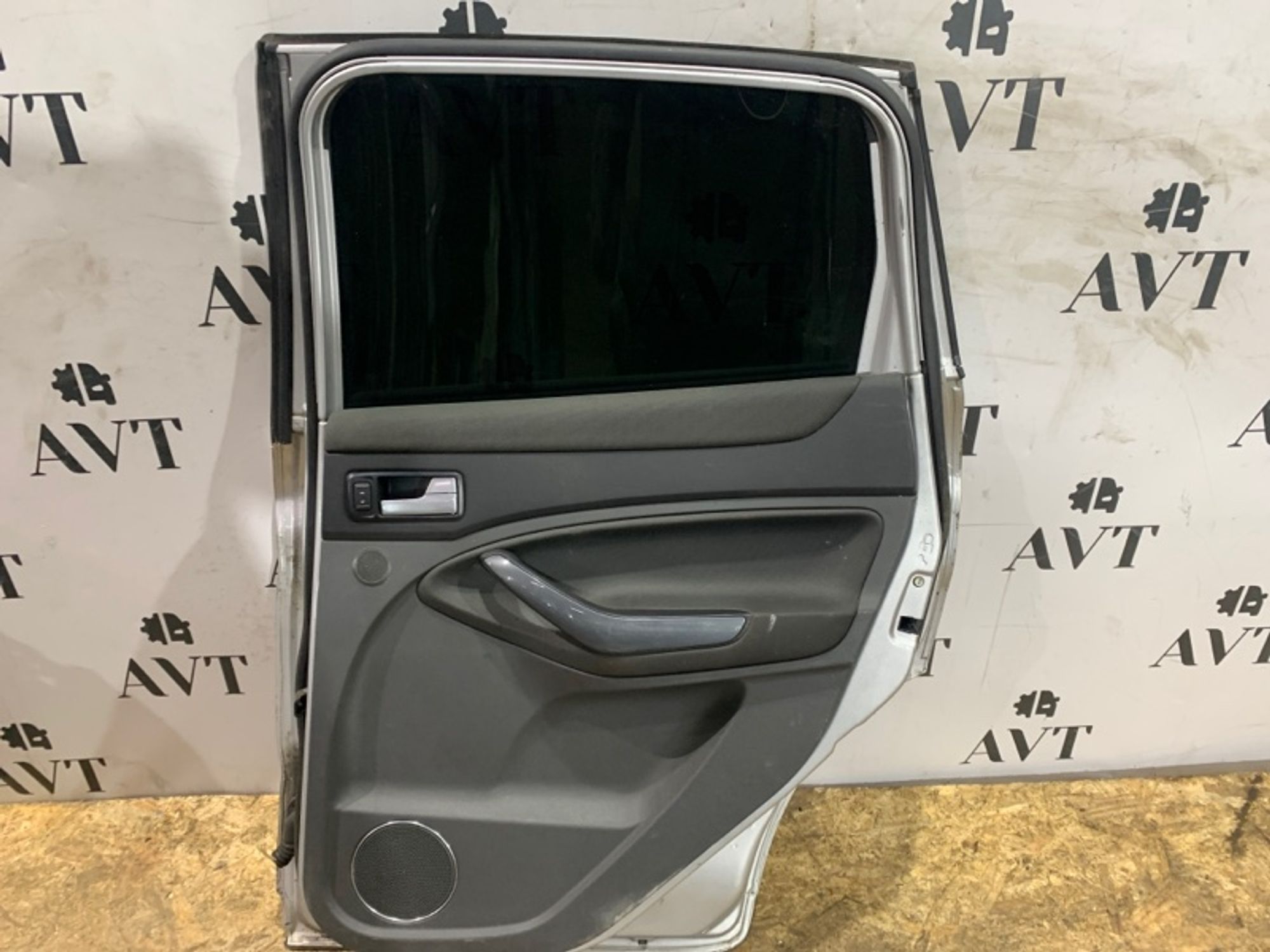 Дверь боковая задняя правая Ford Kuga, 12000 рублей, Ростов-на-Дону