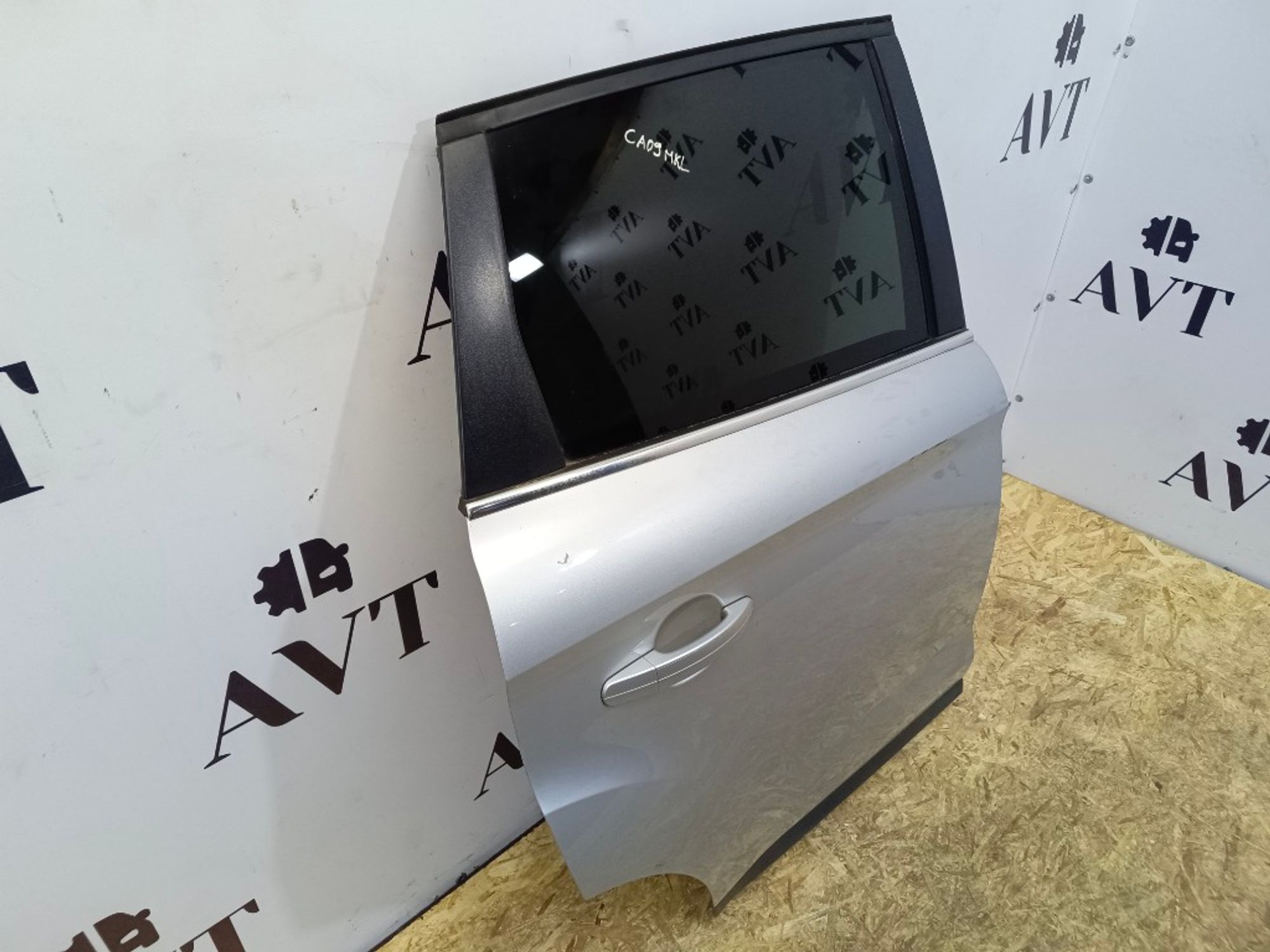 Дверь боковая задняя правая Ford Kuga, 12000 рублей, Ростов-на-Дону