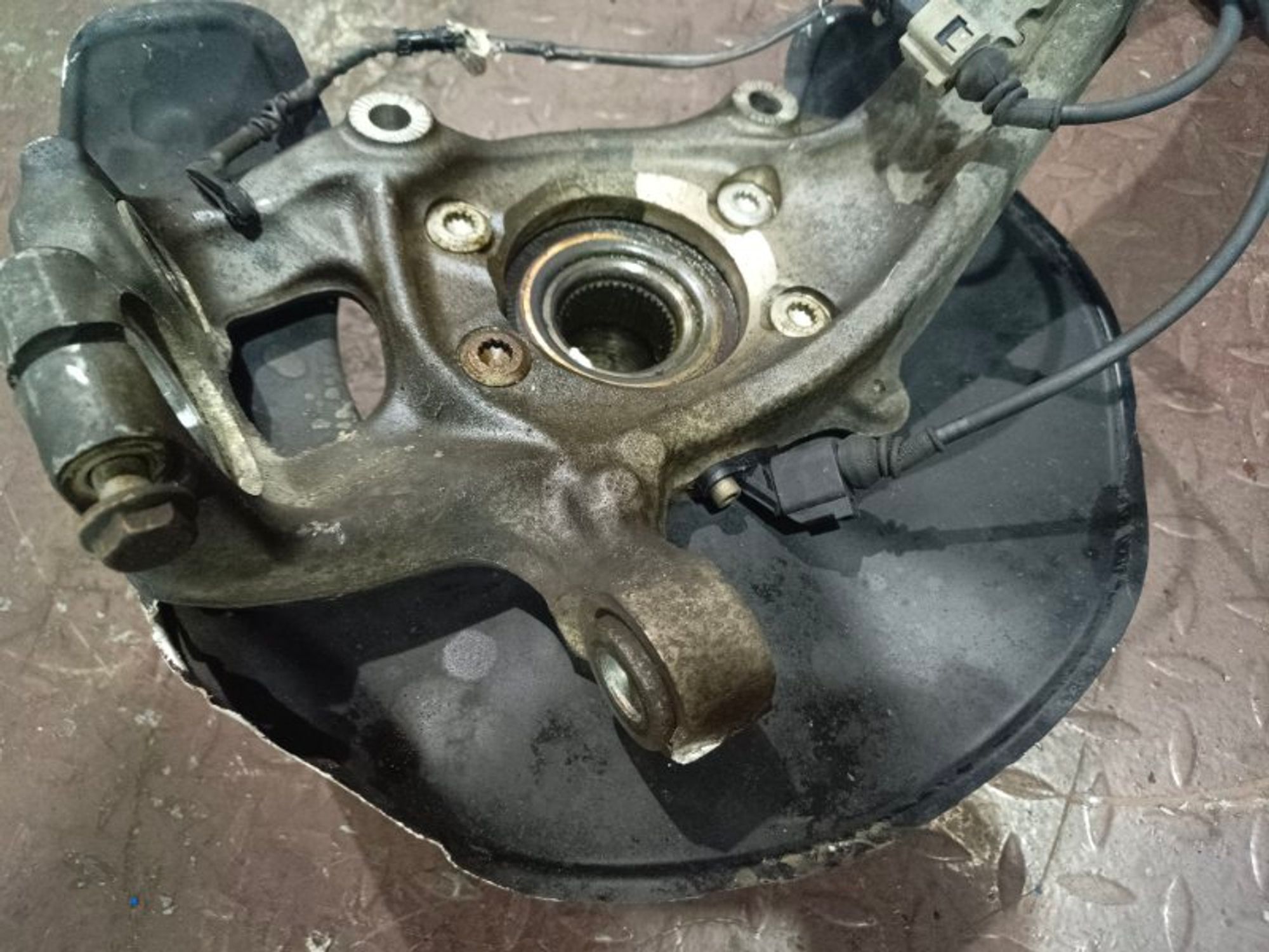 Кулак поворотный передний левый Audi A6 ALLROAD C7, 25000 рублей, Ростов-на-Дону