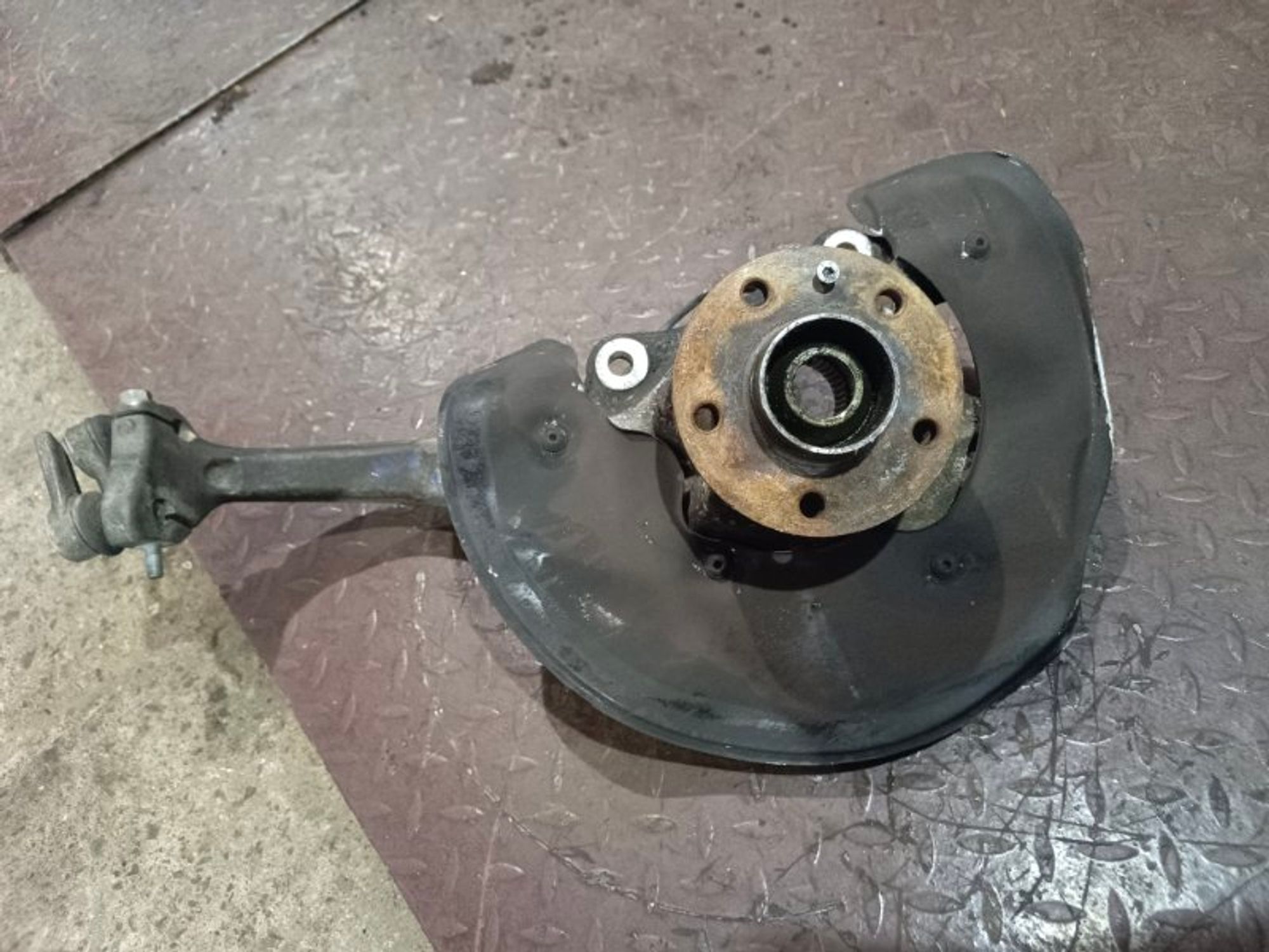 Кулак поворотный передний левый Audi A6 ALLROAD C7, 25000 рублей, Ростов-на-Дону