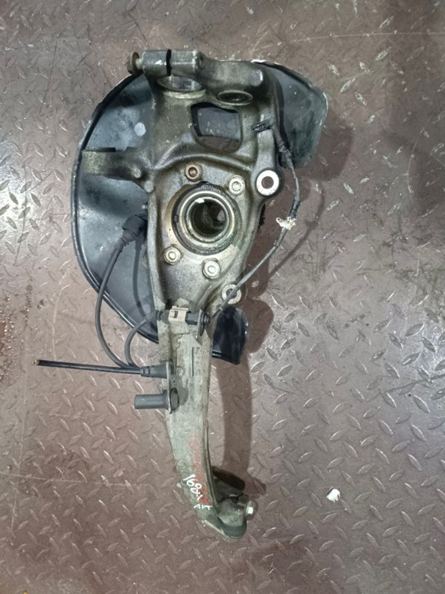 Кулак поворотный передний левый Audi A6 ALLROAD C7, 25000 рублей, Ростов-на-Дону