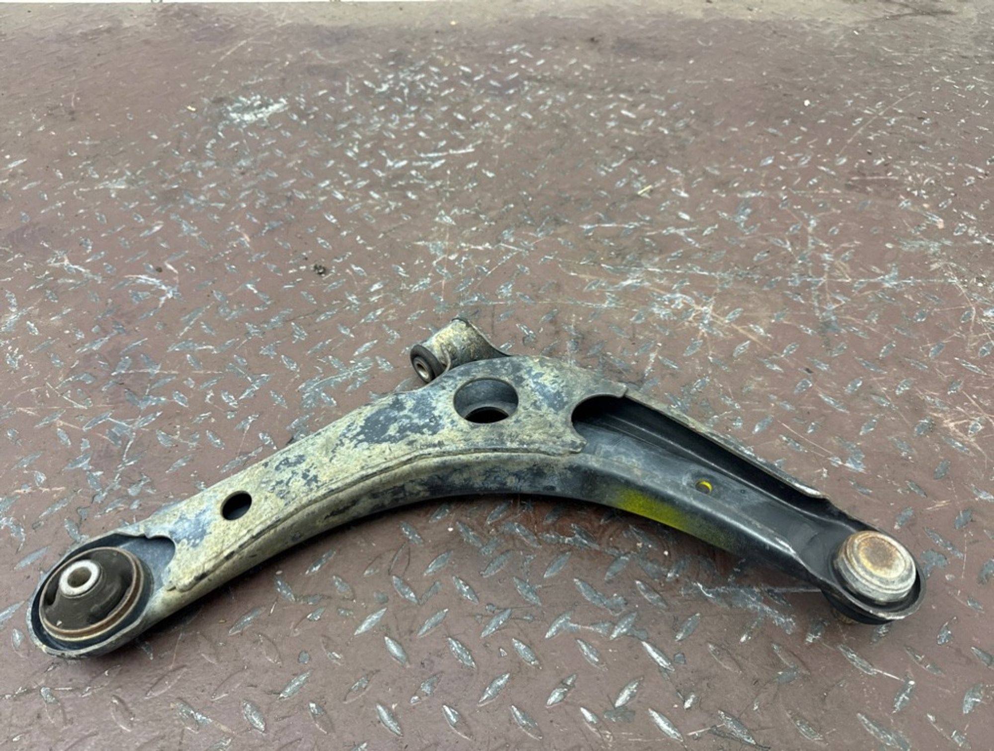 Рычаг подвески нижний передний левый Mitsubishi, 2500 рублей, Ростов-на-Дону