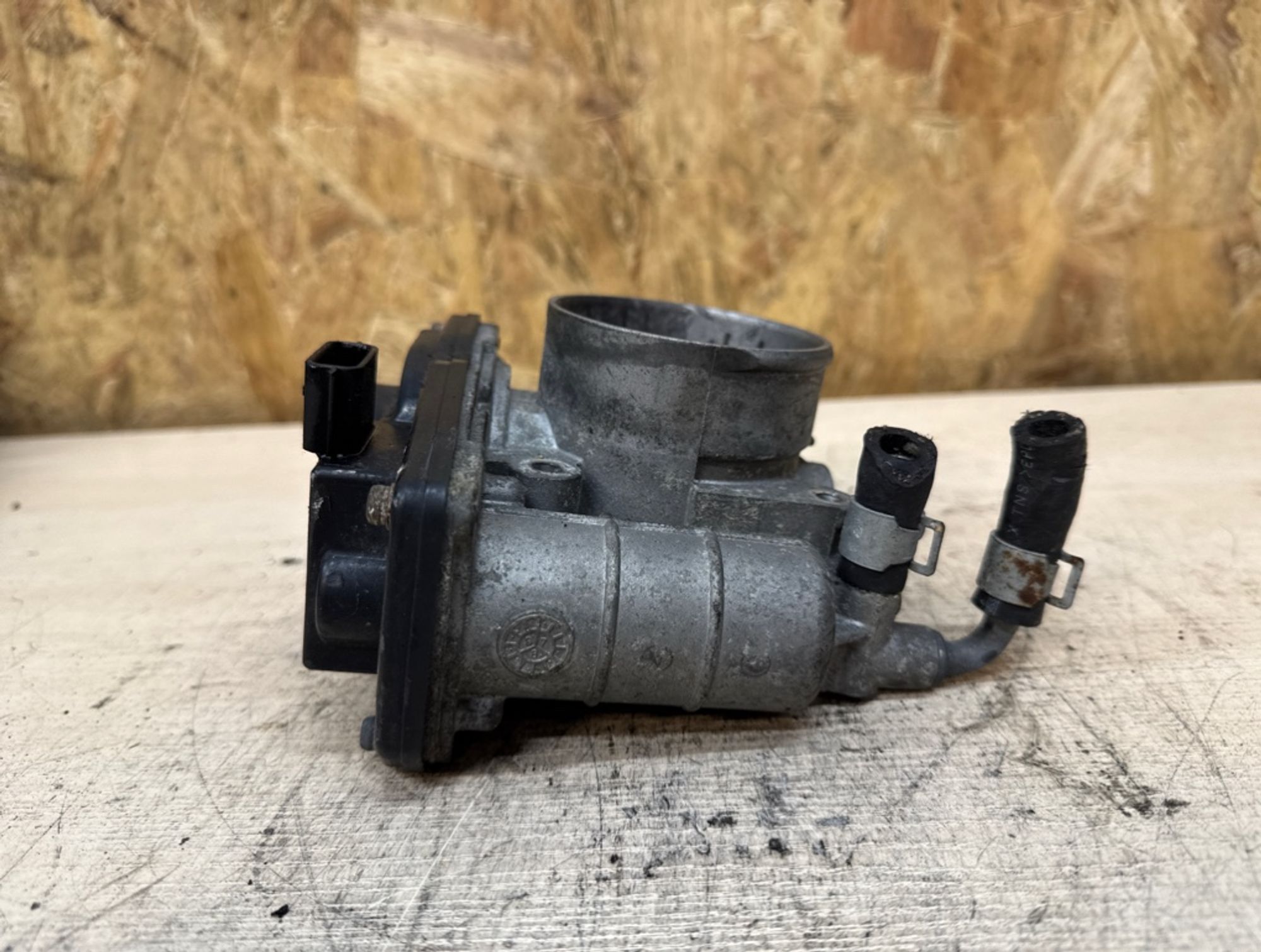 Дроссельная заслонка правая Infinity FX VQ35HR, 2000 рублей, Ростов-на-Дону