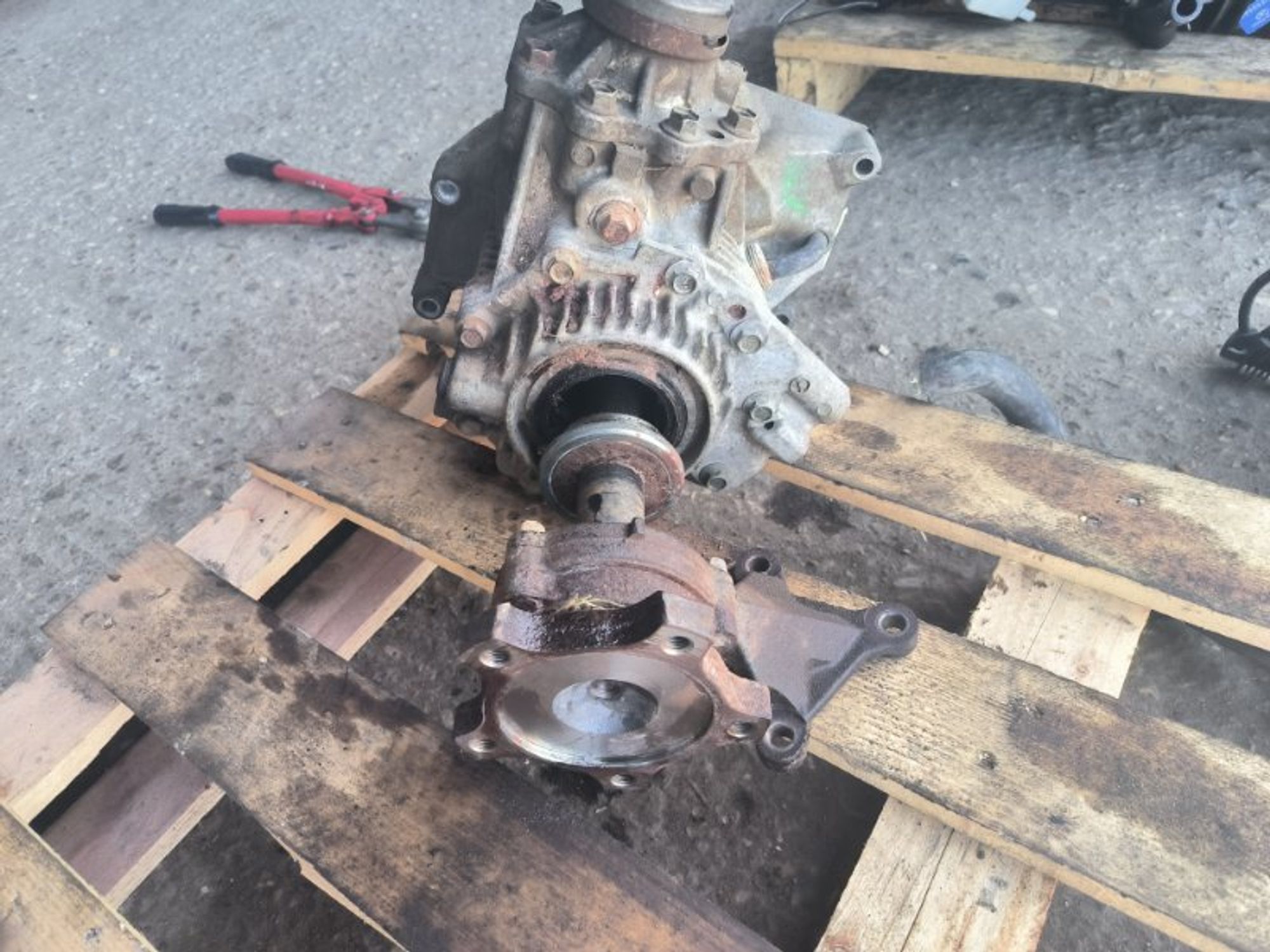 Раздаточная коробка Nissan X-Trail T30 QR25DE, 5000 рублей, Ростов-на-Дону