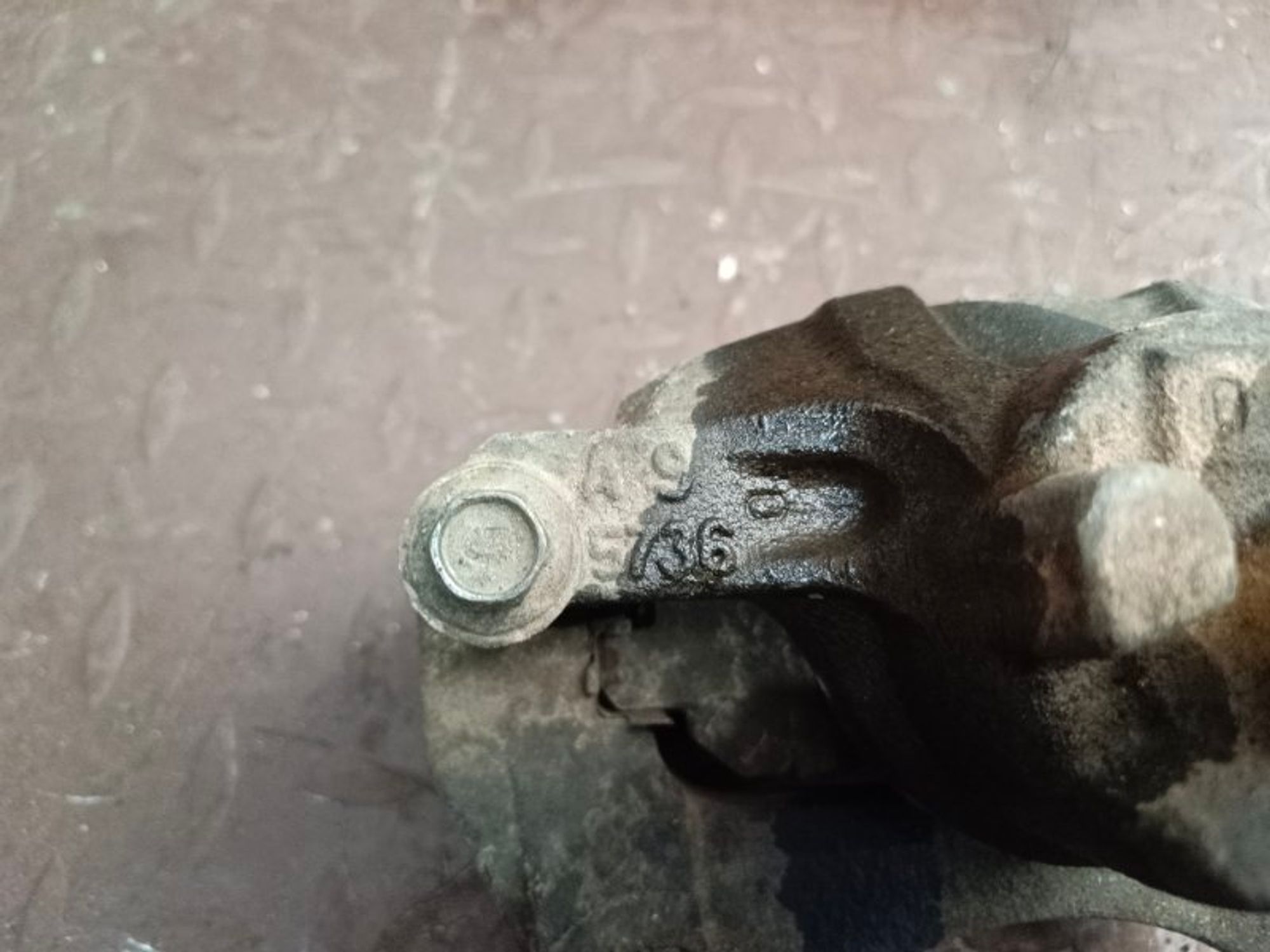 Суппорт тормозной передний левый Mitsubishi, 3000 рублей, Ростов-на-Дону