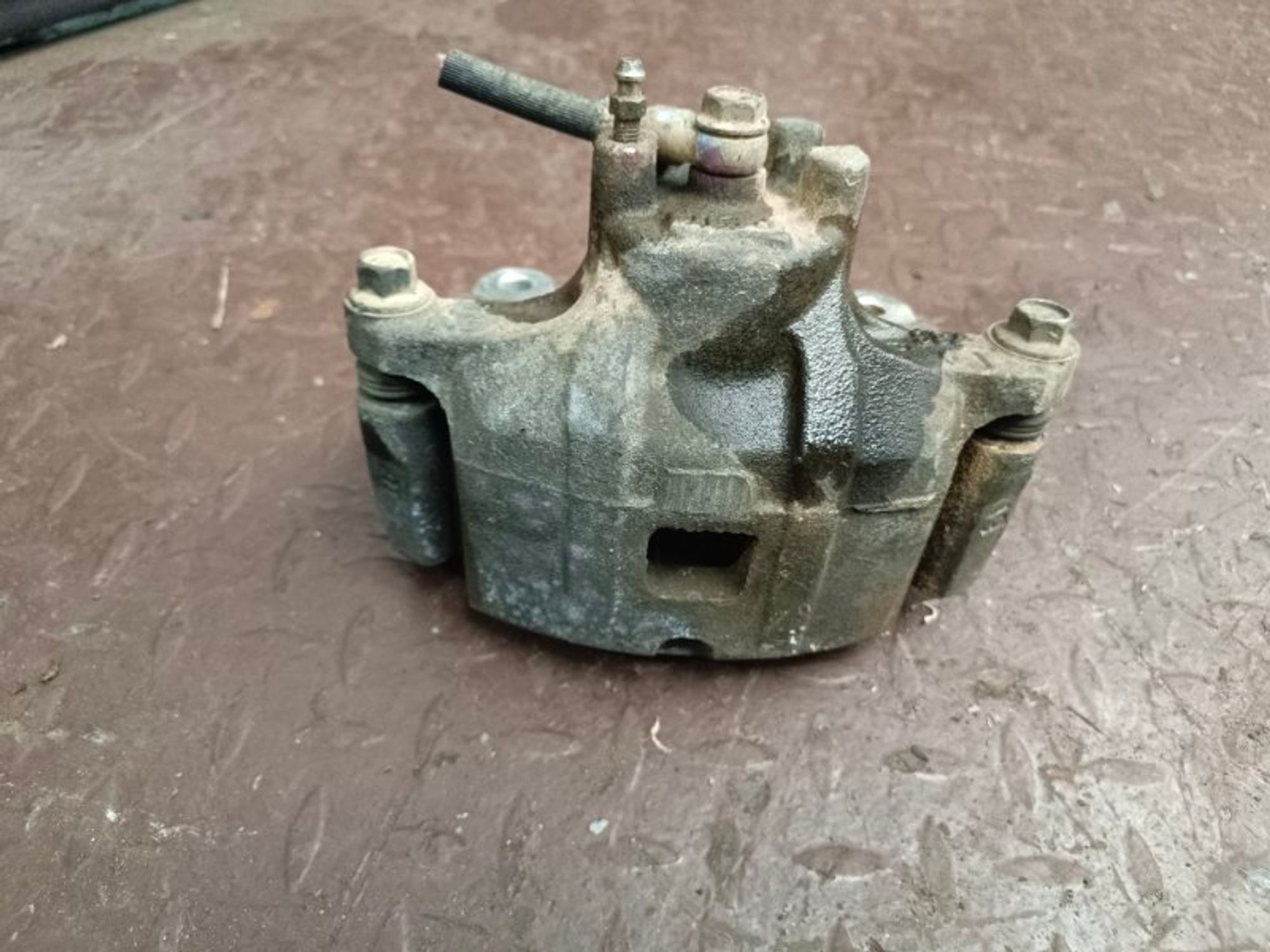 Суппорт тормозной передний левый Mitsubishi, 3000 рублей, Ростов-на-Дону