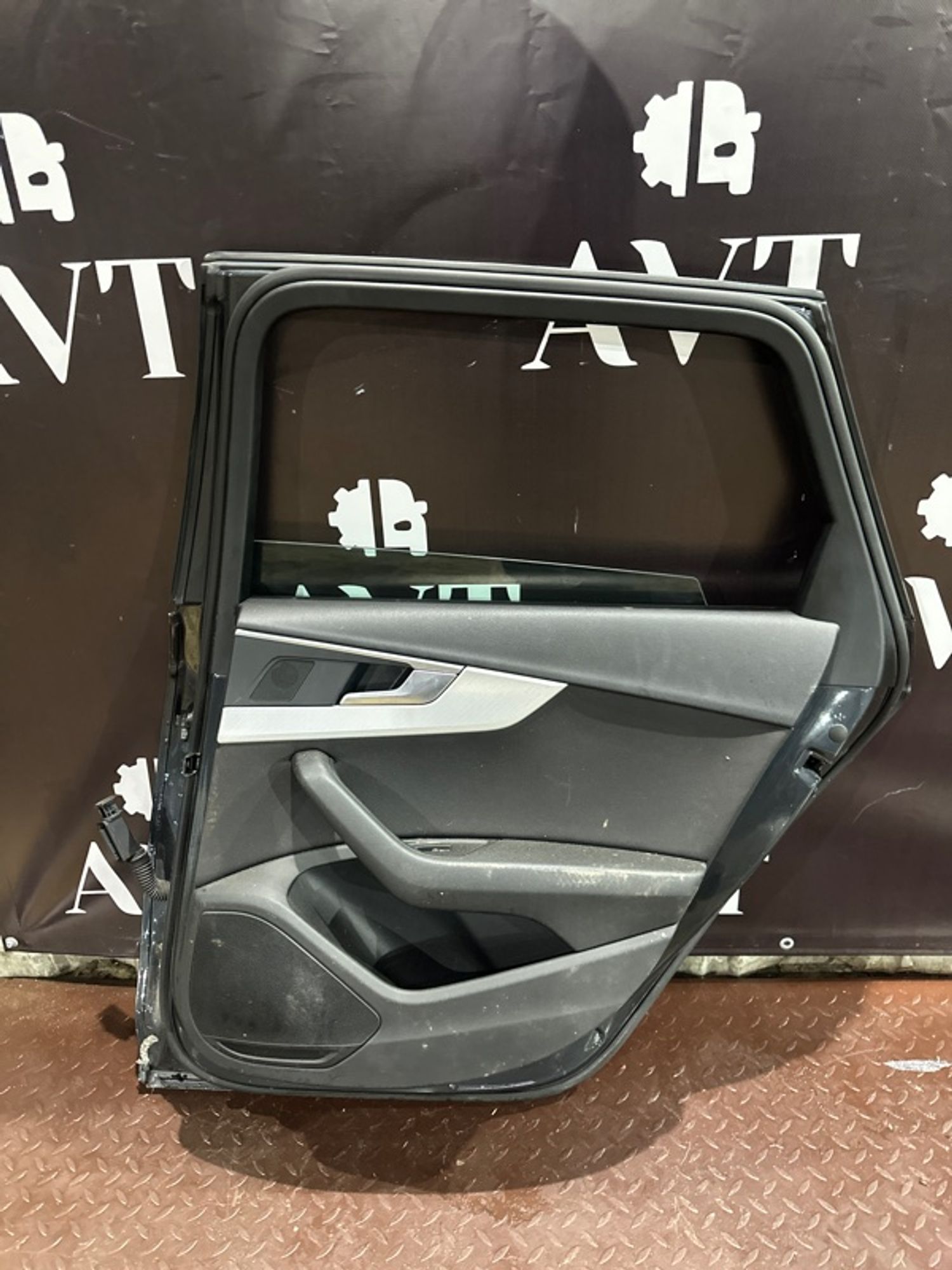 Дверь боковая задняя правая Audi A4 B9, 22000 рублей, Ростов-на-Дону