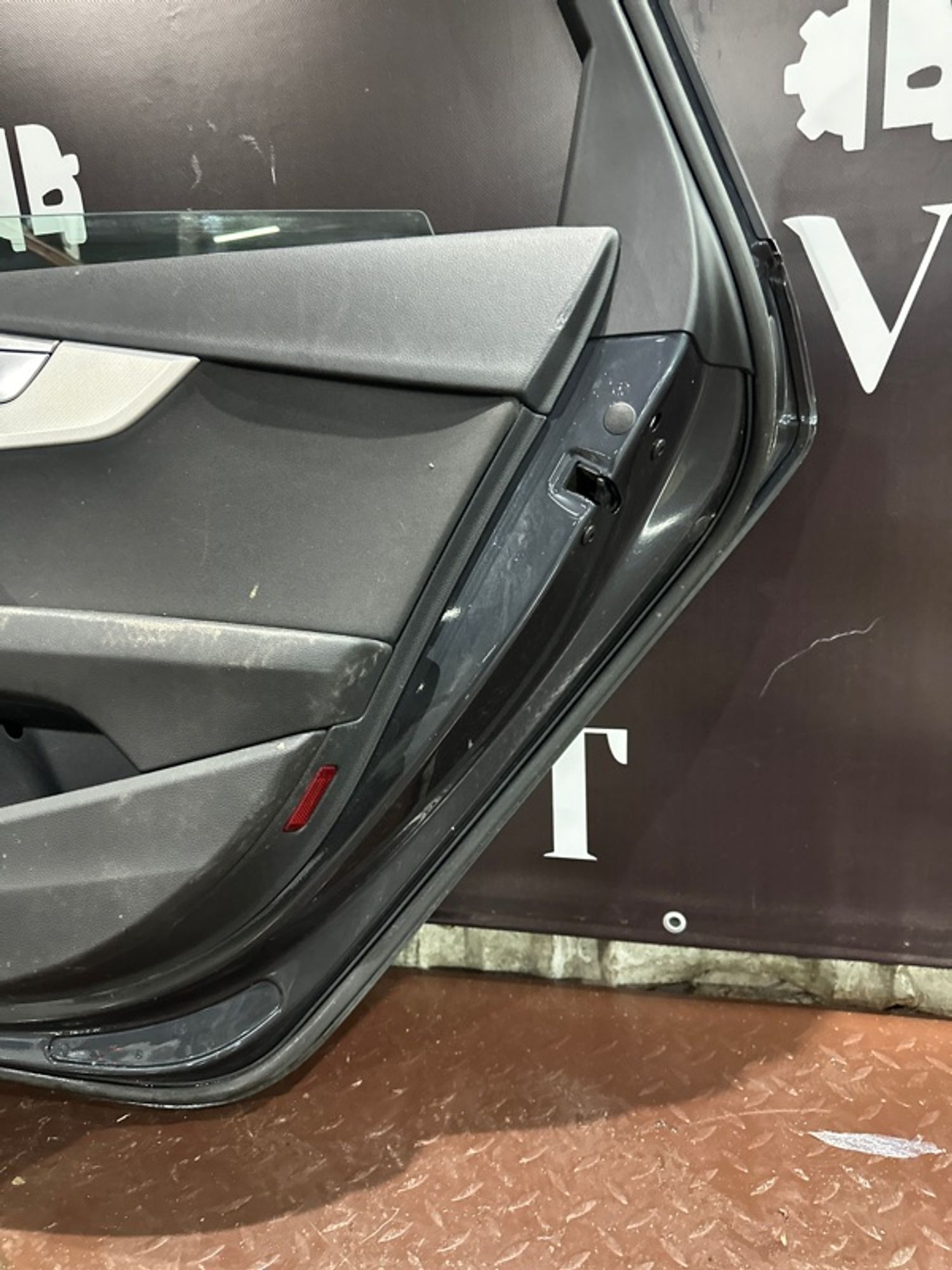 Дверь боковая задняя правая Audi A4 B9, 22000 рублей, Ростов-на-Дону