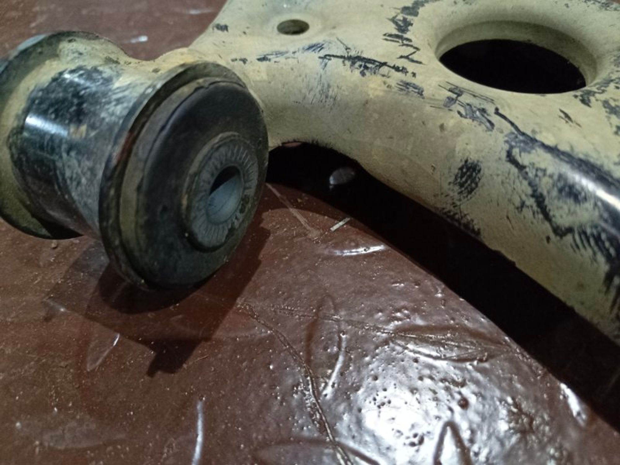 Рычаг подвески нижний передний правый Skoda, 7000 рублей, Ростов-на-Дону