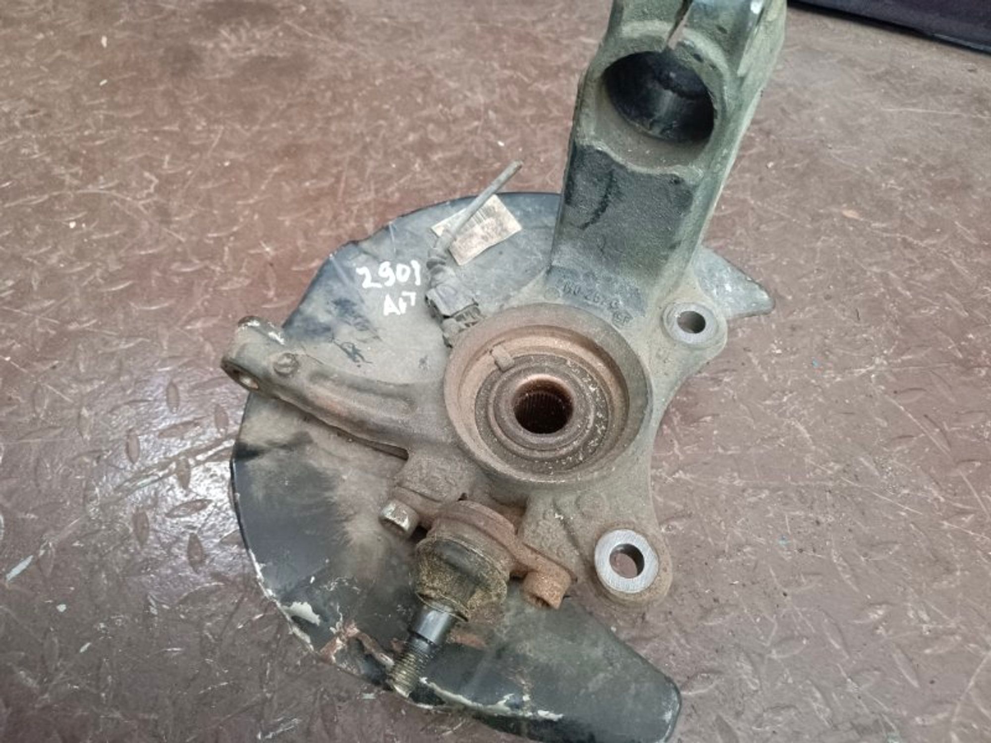 Кулак поворотный передний левый Volkswagen, 6000 рублей, Ростов-на-Дону