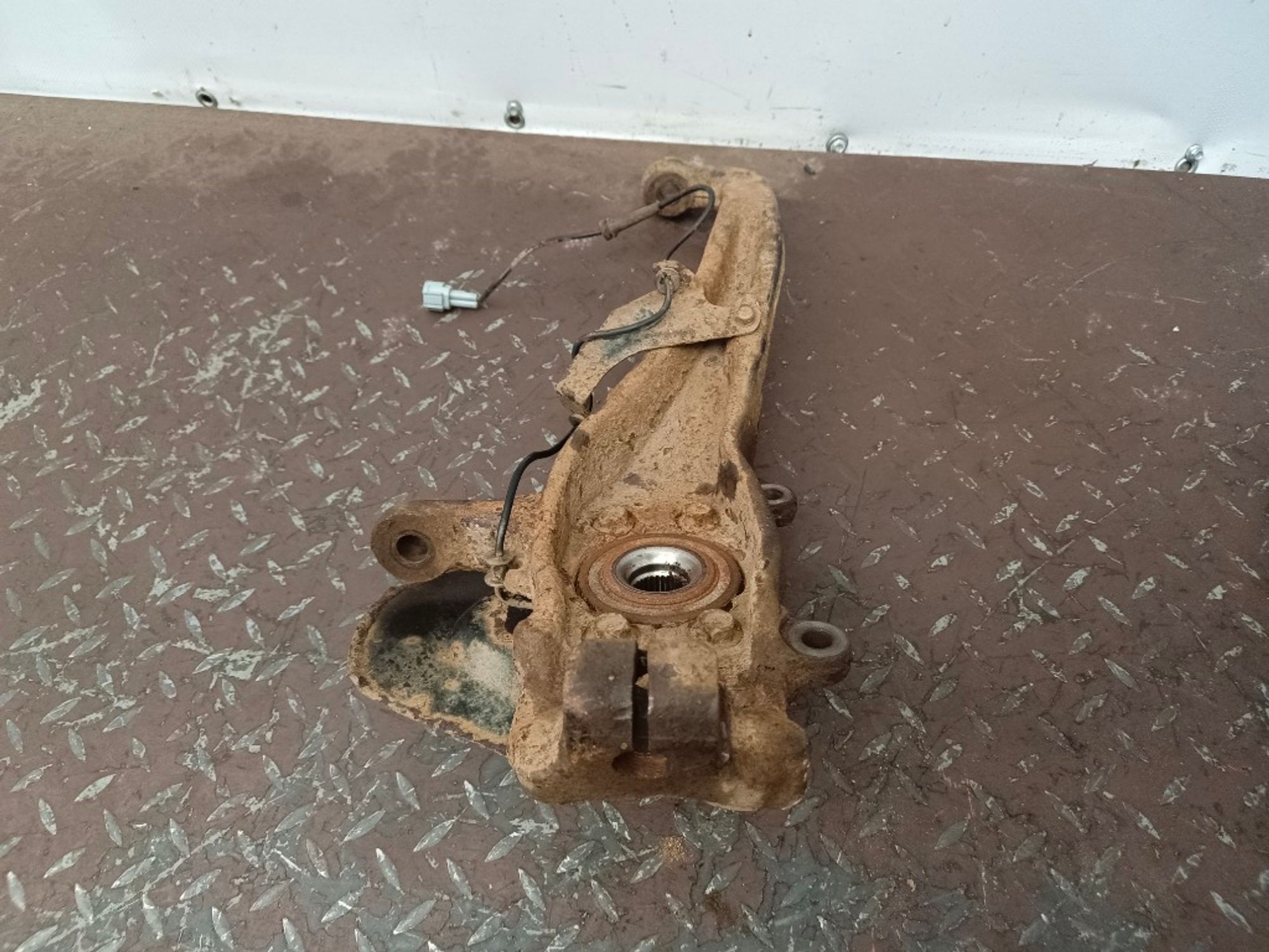 Кулак поворотный передний правый Nissan Navara, 5000 рублей, Ростов-на-Дону