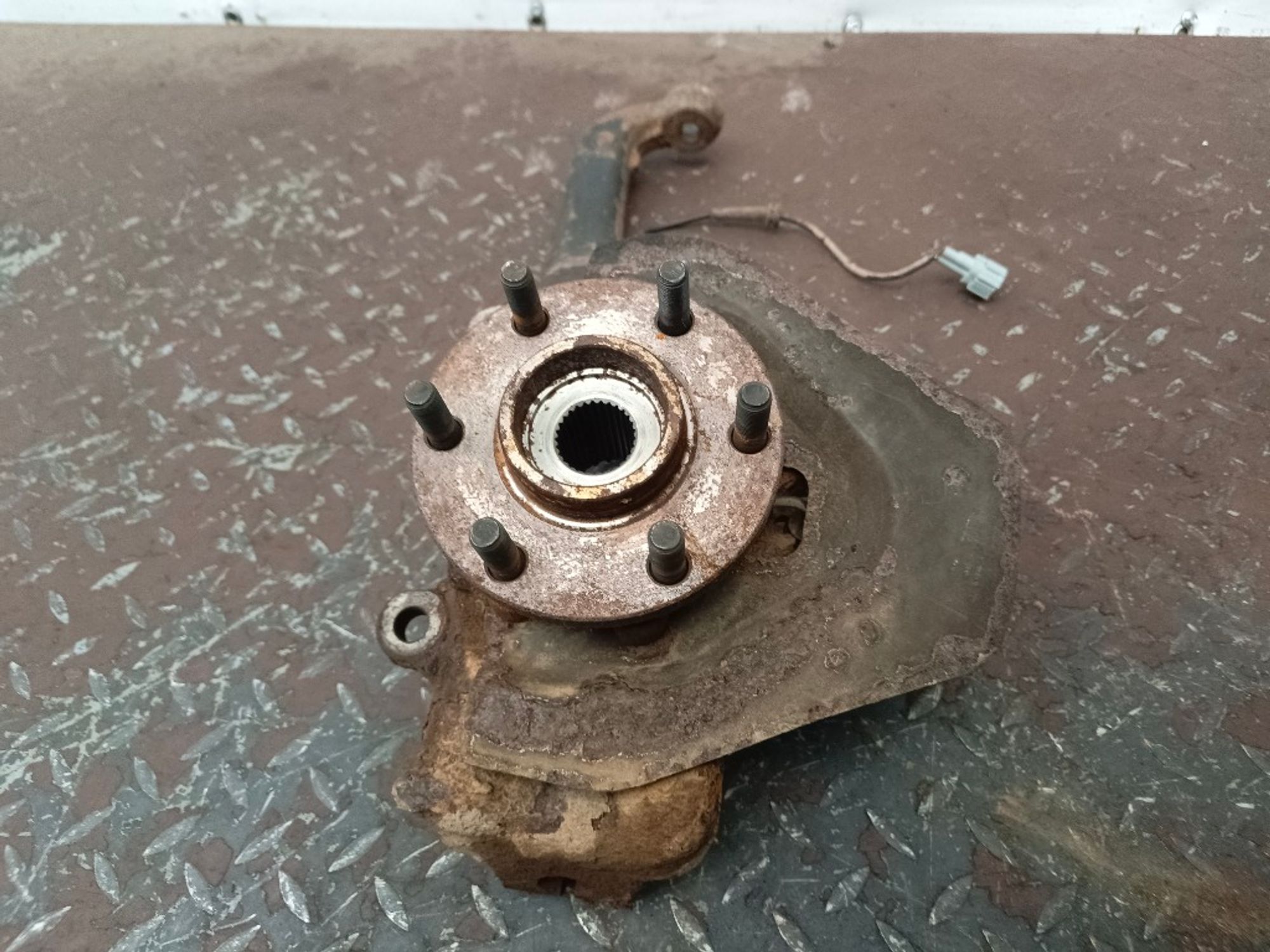 Кулак поворотный передний правый Nissan Navara, 5000 рублей, Ростов-на-Дону