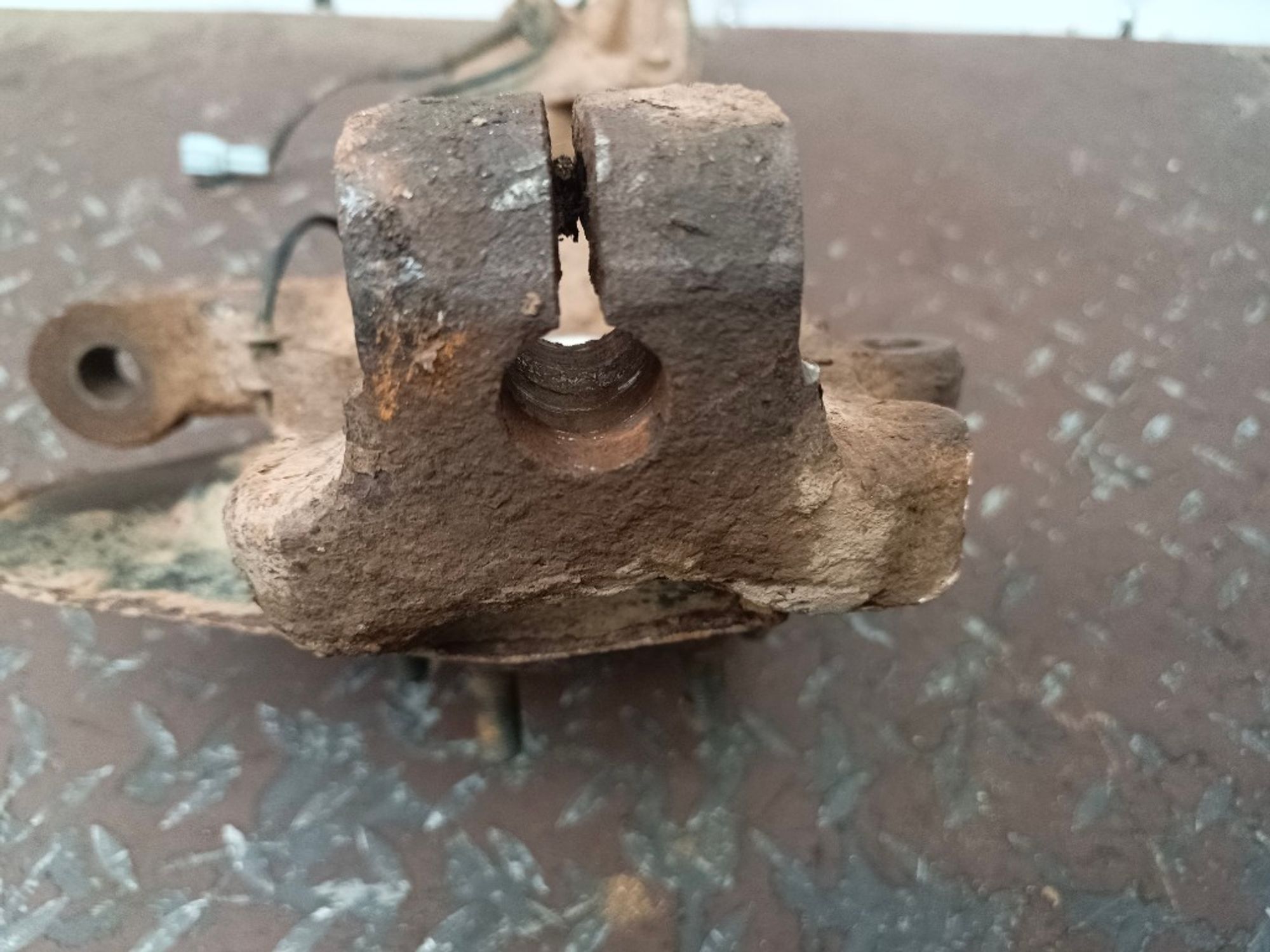 Кулак поворотный передний правый Nissan Navara, 5000 рублей, Ростов-на-Дону