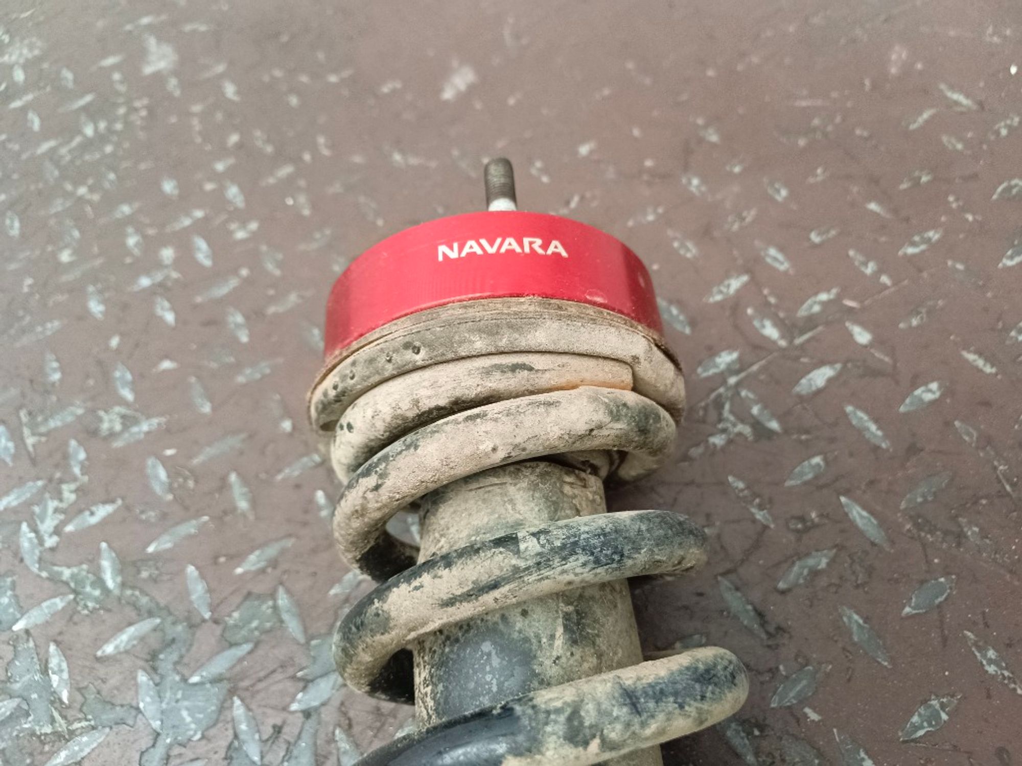 Стойка подвески передняя Nissan Navara YD25DDTI, 5000 рублей, Ростов-на-Дону