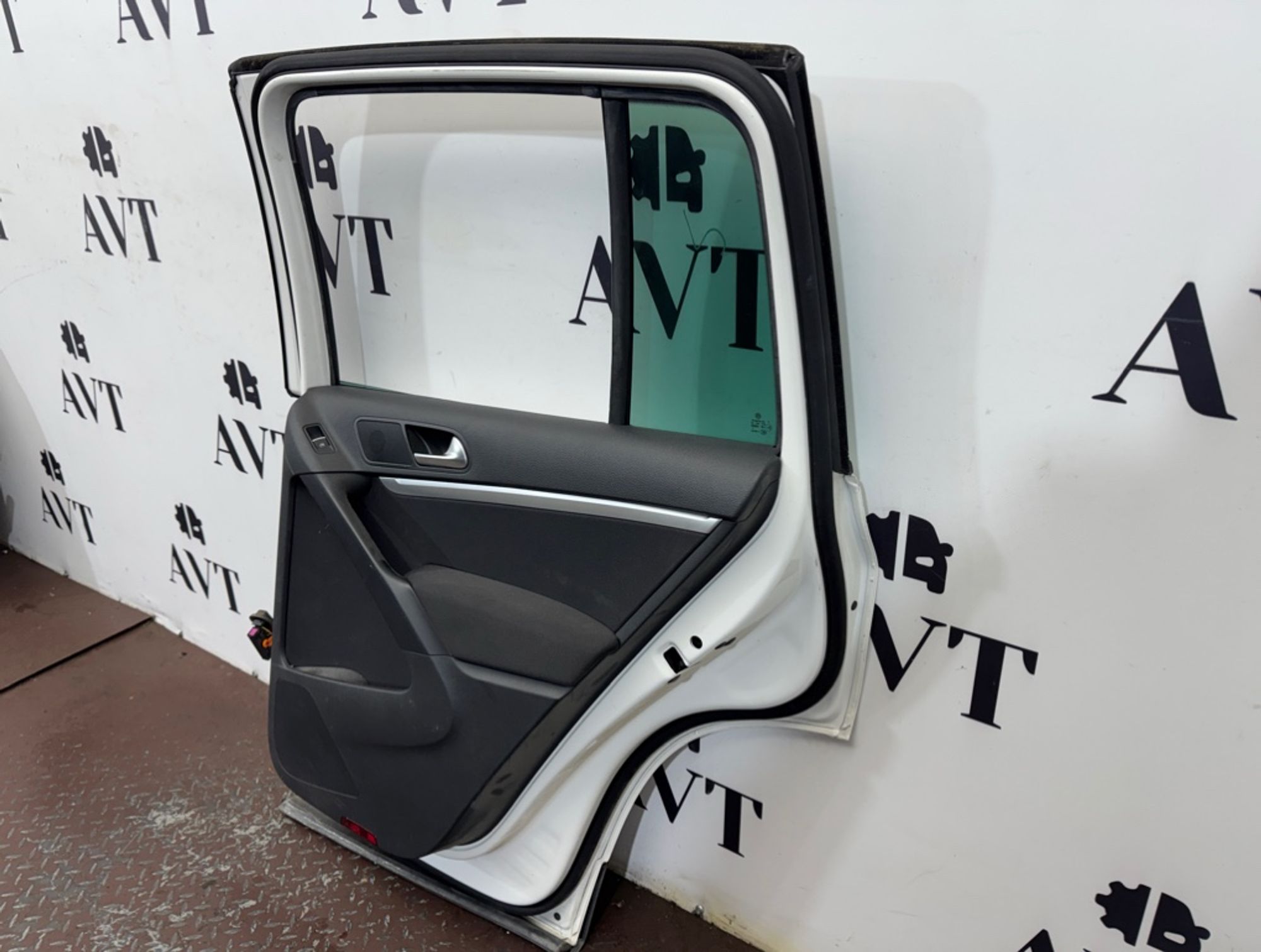 Дверь боковая задняя правая Volkswagen Tiguan NF, 30000 рублей, Ростов-на-Дону