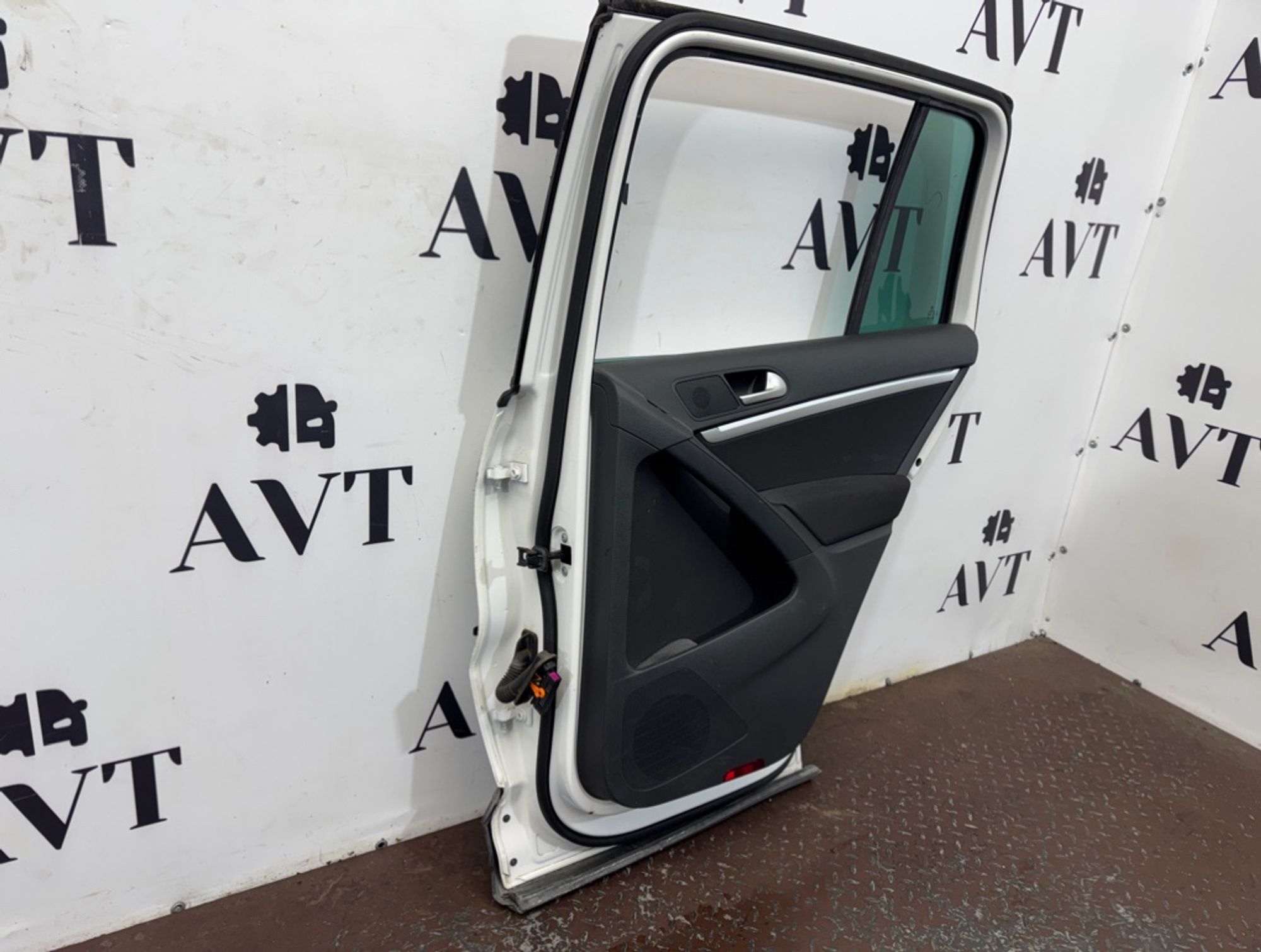 Дверь боковая задняя правая Volkswagen Tiguan NF, 30000 рублей, Ростов-на-Дону