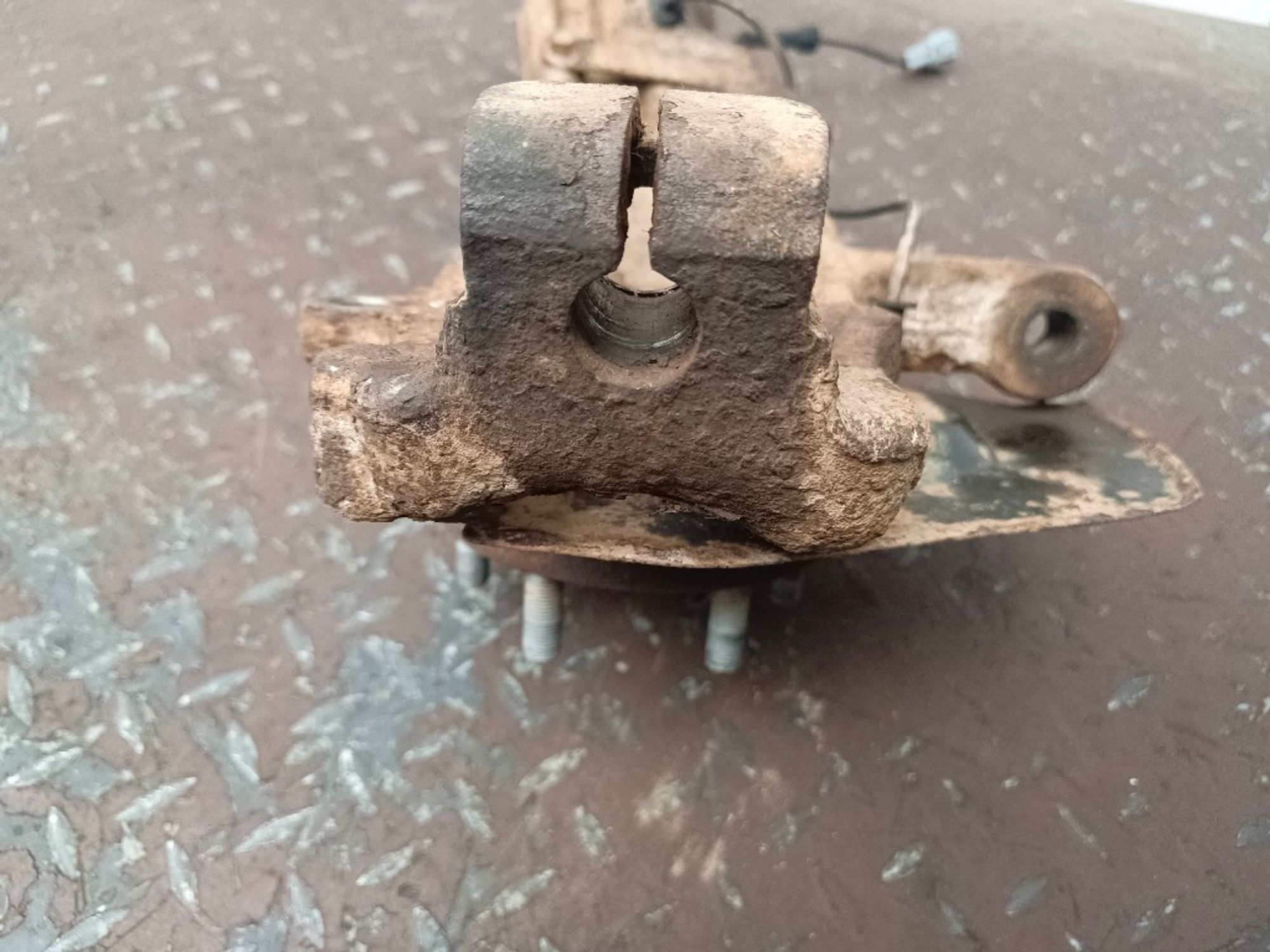 Кулак поворотный передний левый Nissan Navara, 5000 рублей, Ростов-на-Дону