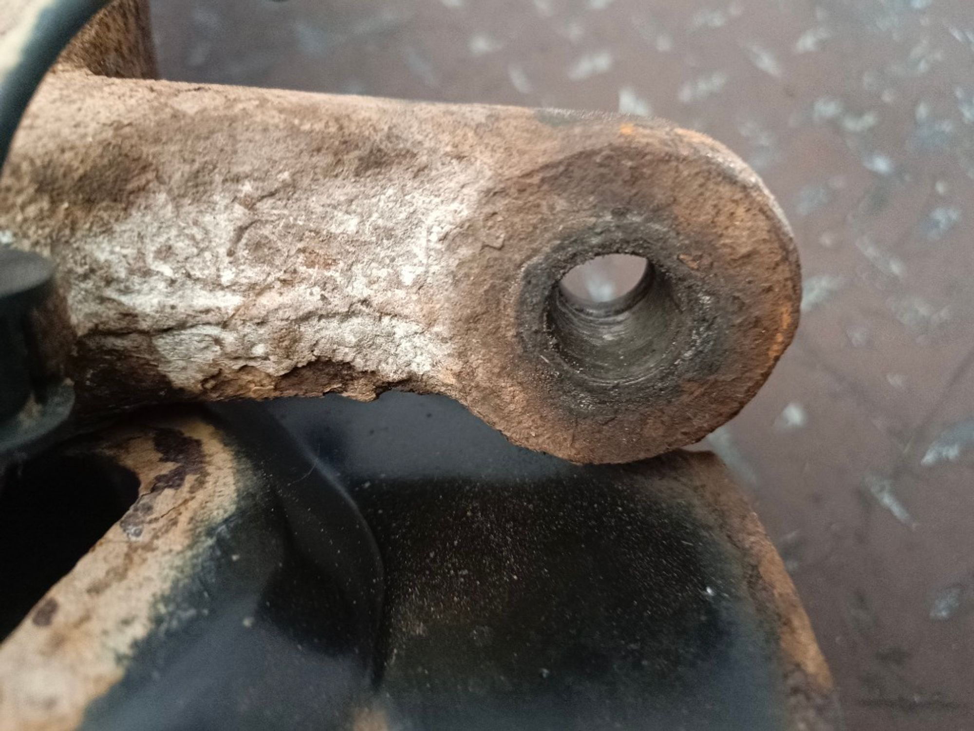 Кулак поворотный передний левый Nissan Navara, 5000 рублей, Ростов-на-Дону