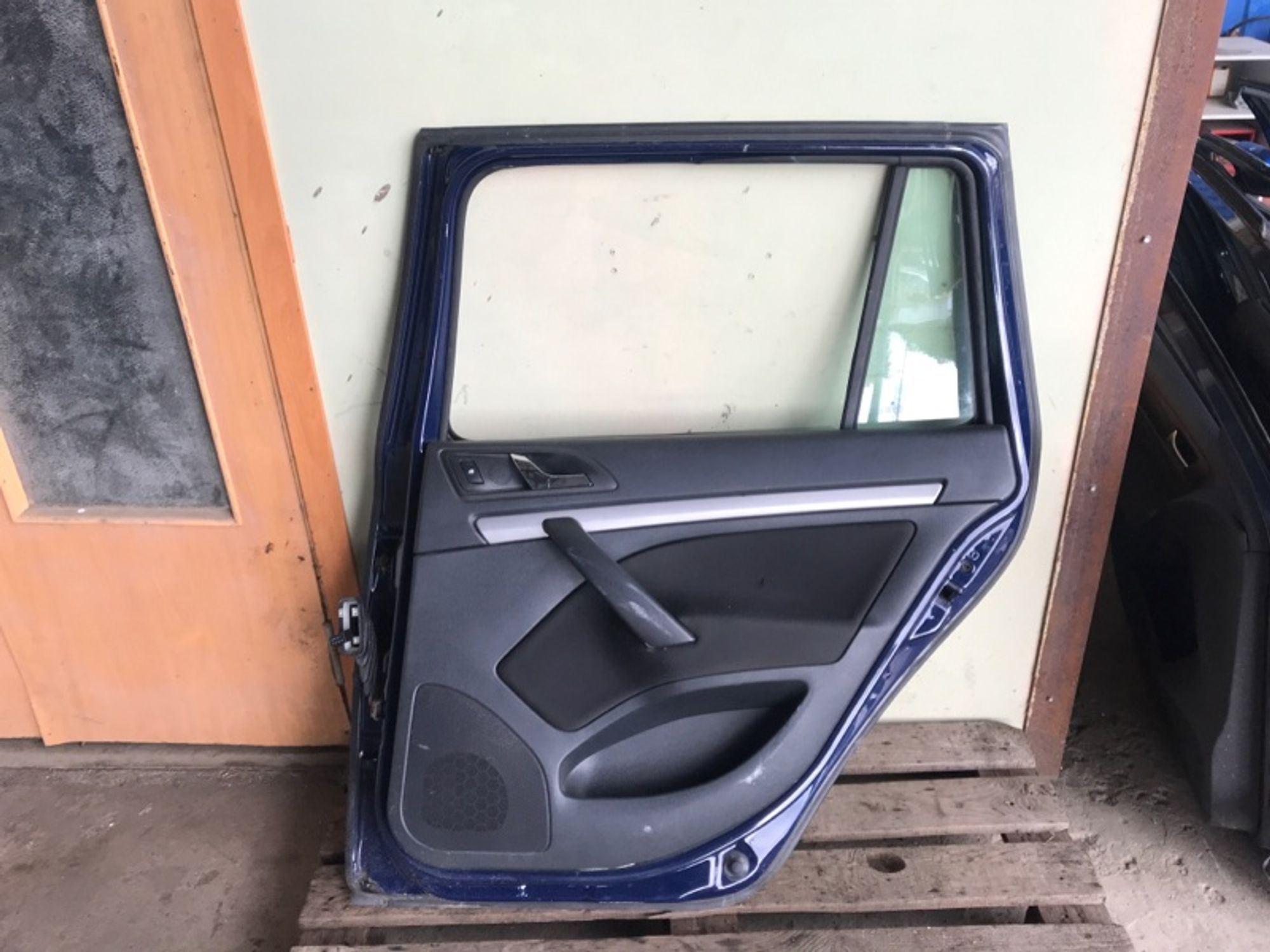 Дверь боковая задняя правая Skoda Octavia A5, 9000 рублей, Ростов-на-Дону