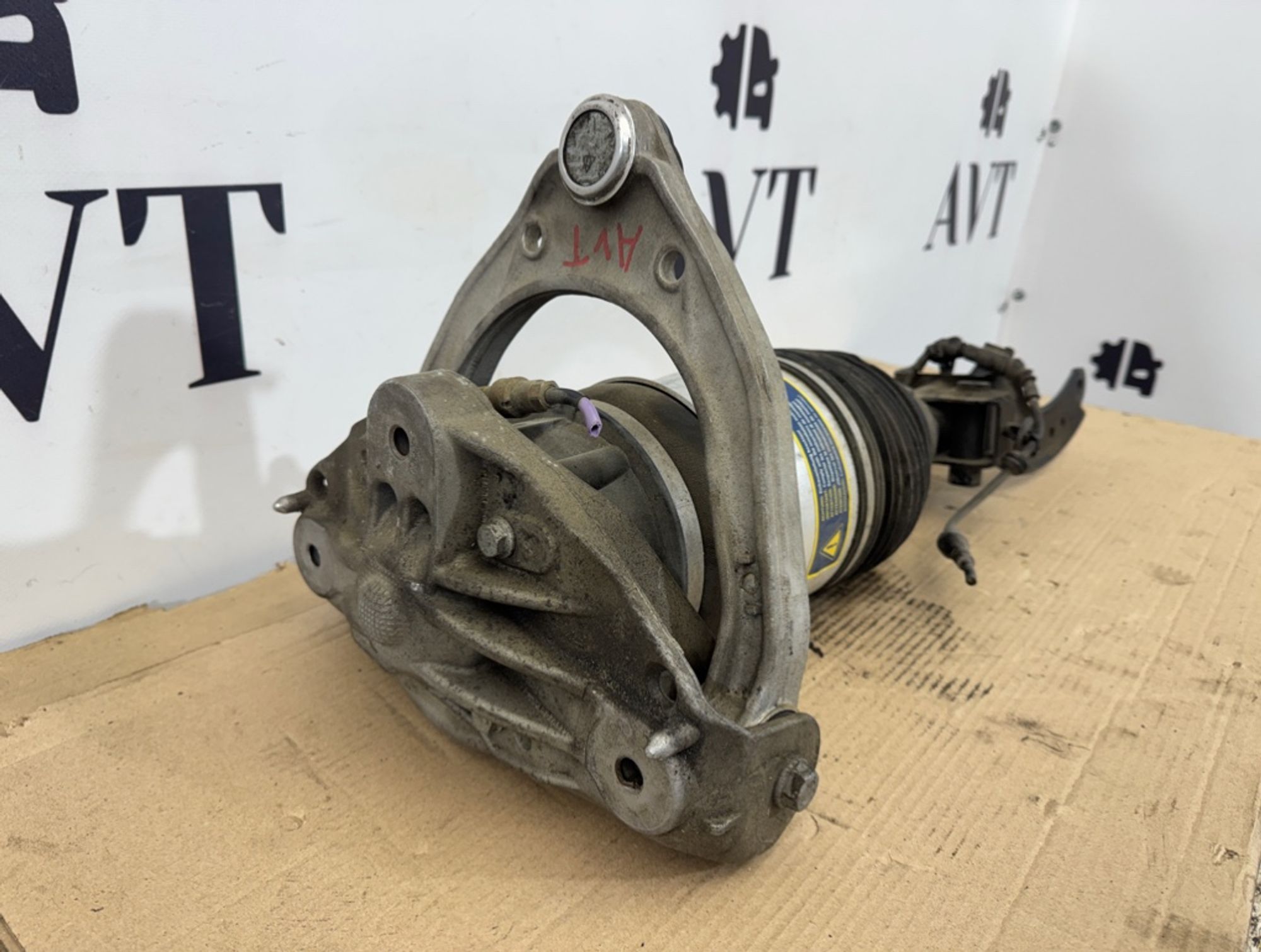 Пневмоамортизатор подвески передний Audi Q7, 10000 рублей, Ростов-на-Дону