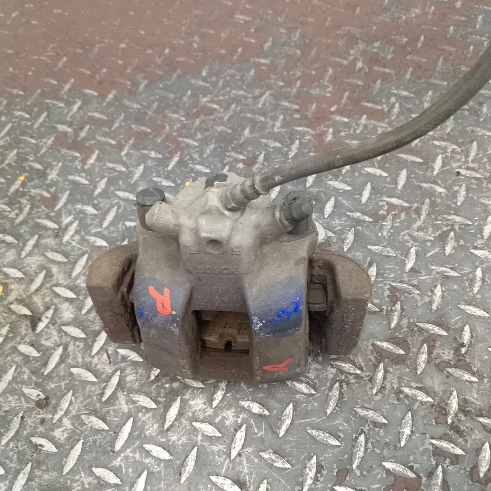 Суппорт тормозной передний правый BMW 3 SERIES F30, 3000 рублей, Ростов-на-Дону