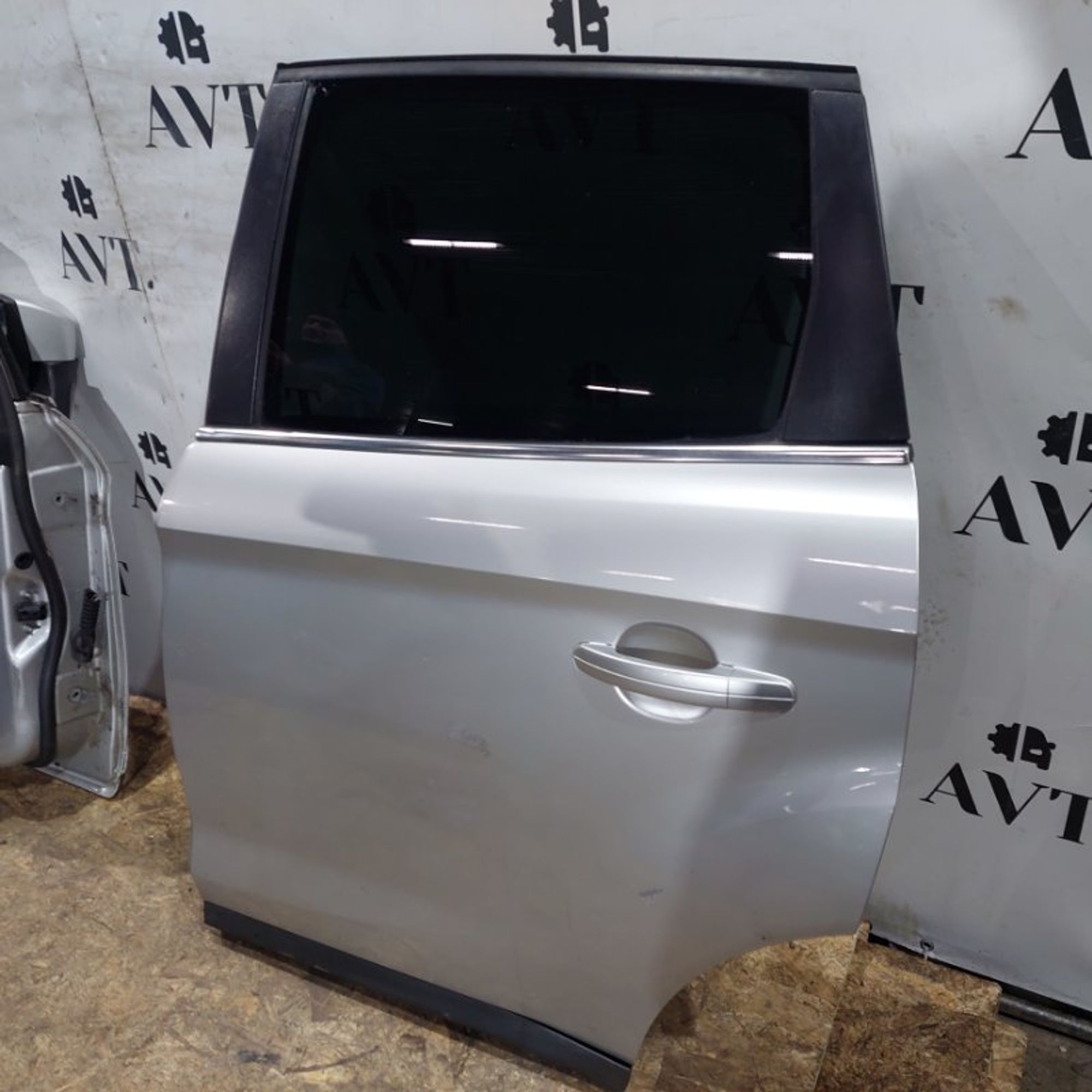 Дверь боковая задняя левая Ford Kuga, 12000 рублей, Ростов-на-Дону