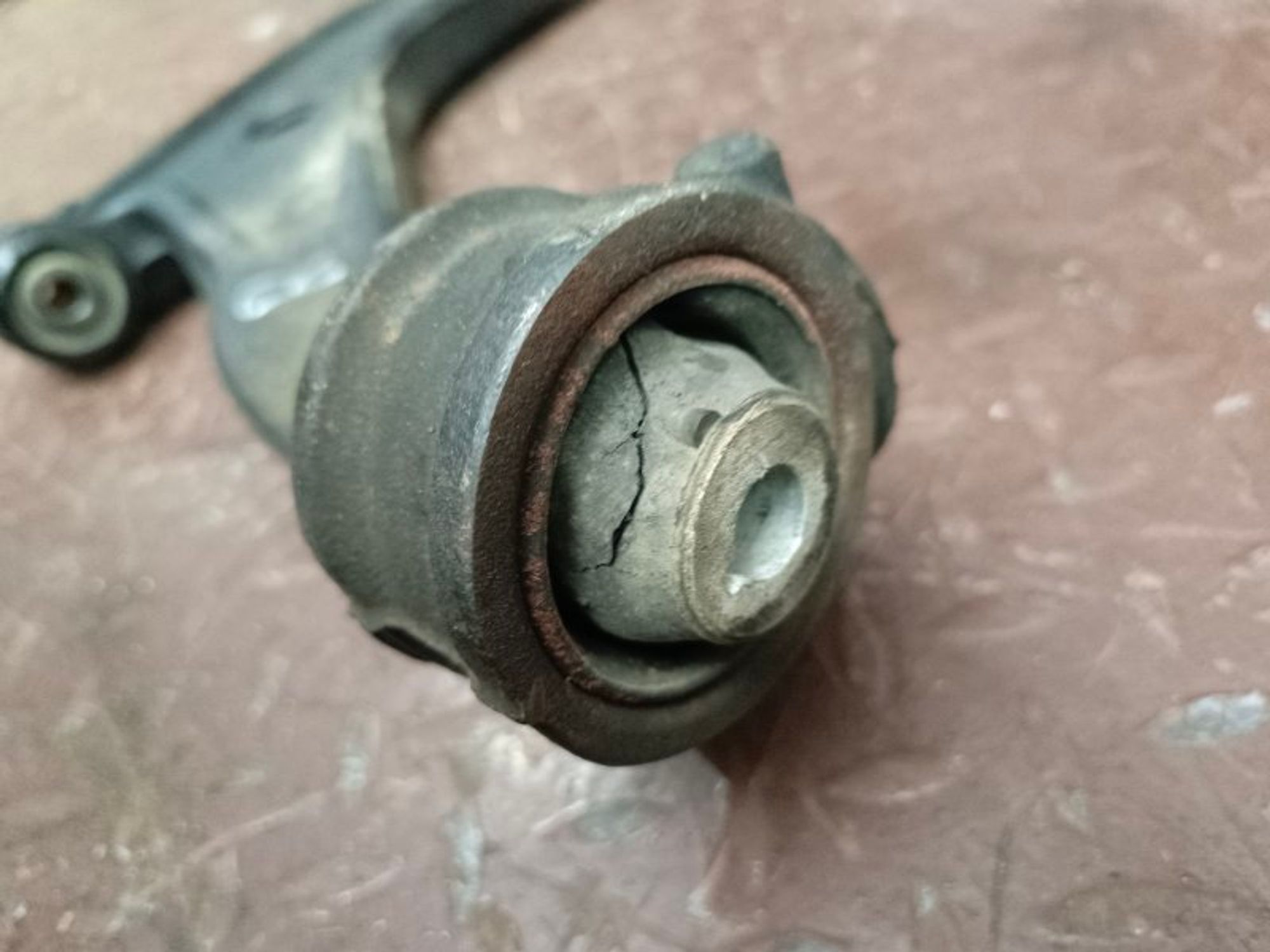 Рычаг подвески нижний передний правый Volkswagen, 3000 рублей, Ростов-на-Дону