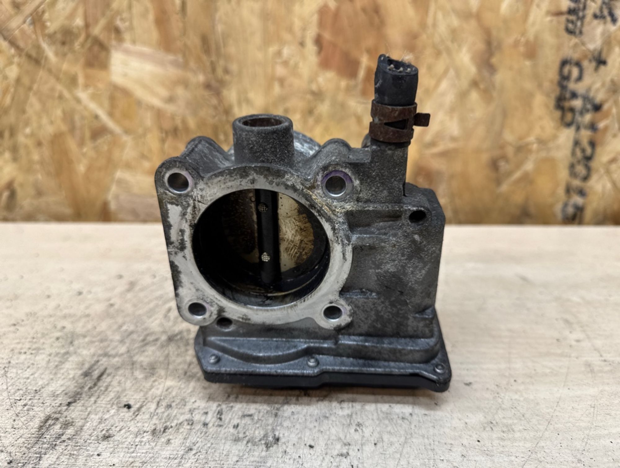 Дроссельная заслонка Toyota Auris 1ZR-FE, 1500 рублей, Ростов-на-Дону