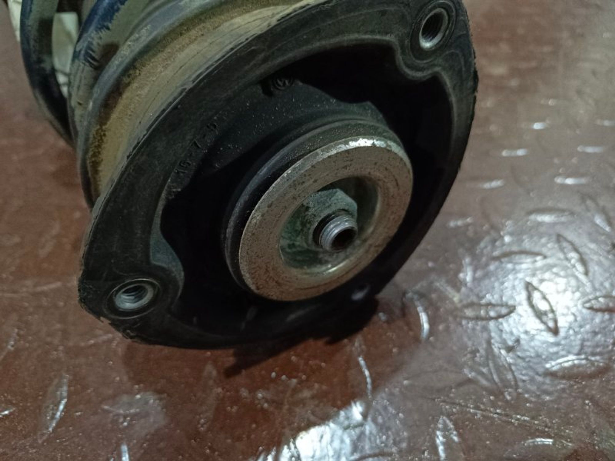 Стойка подвески передняя правая Skoda Octavia RS, 9000 рублей, Ростов-на-Дону