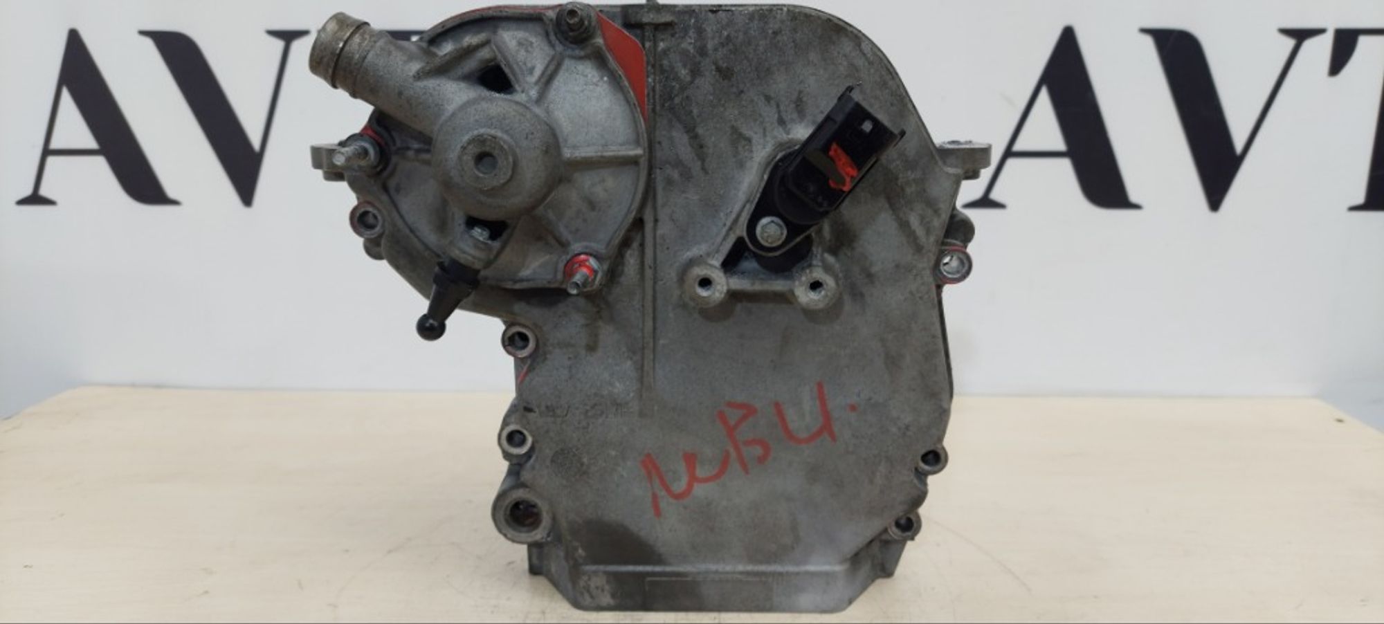 Крышка двигателя левая Jeep Grand Cherokee WK2, 3000 рублей, Ростов-на-Дону