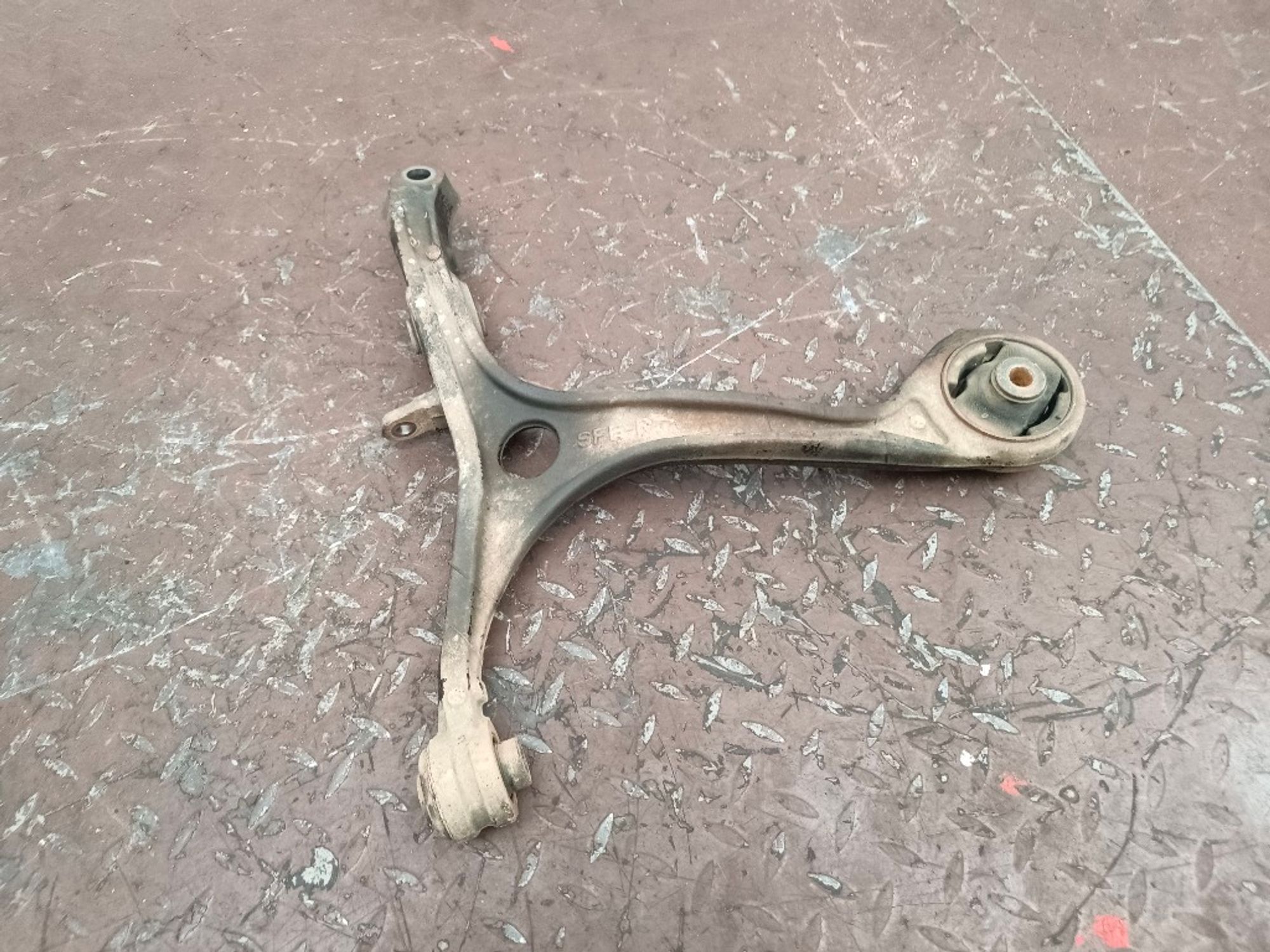 Рычаг подвески нижний передний правый Honda, 3500 рублей, Ростов-на-Дону