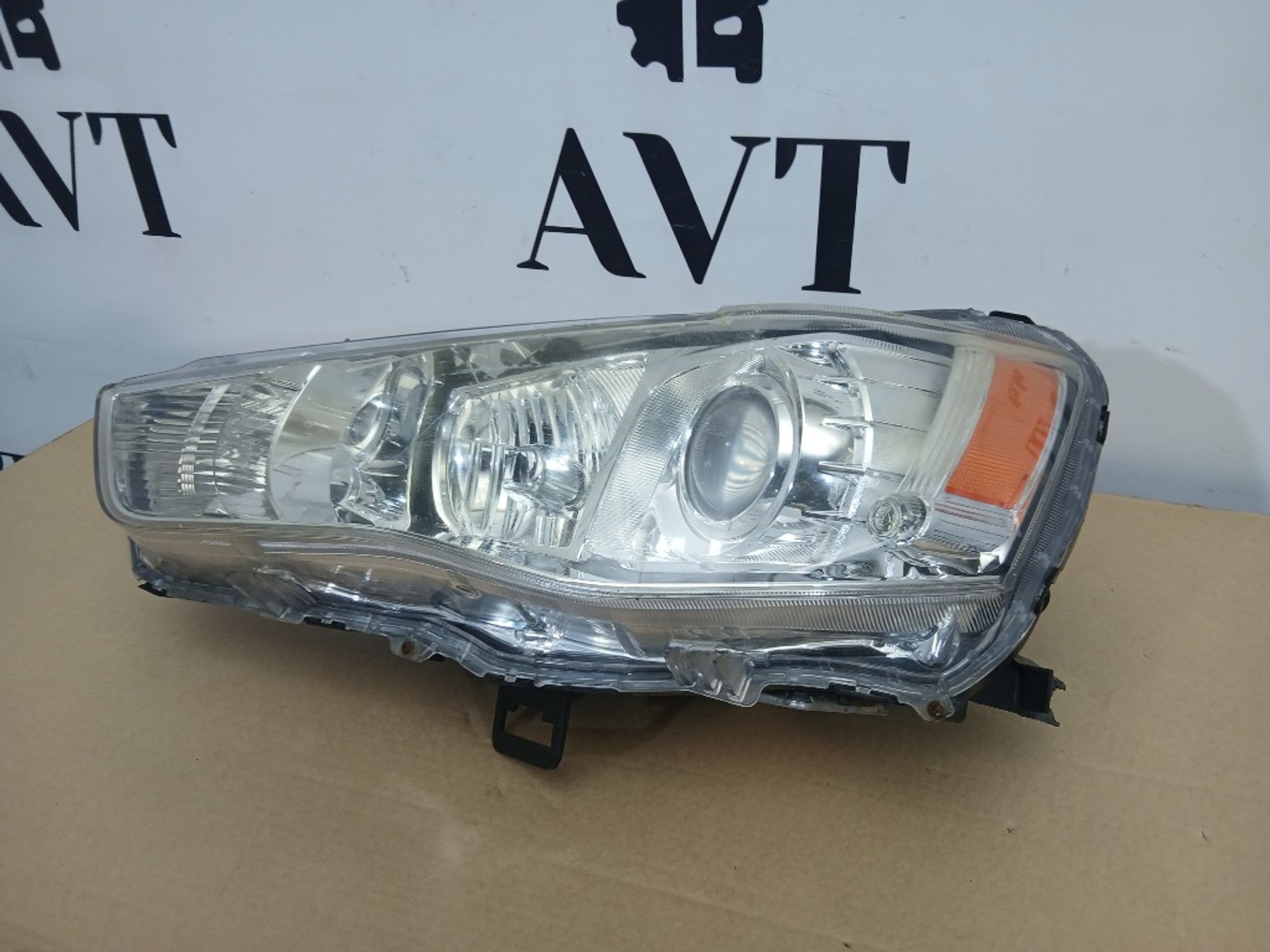 Фара ксеноновая передняя левая Mitsubishi, 30000 рублей, Ростов-на-Дону