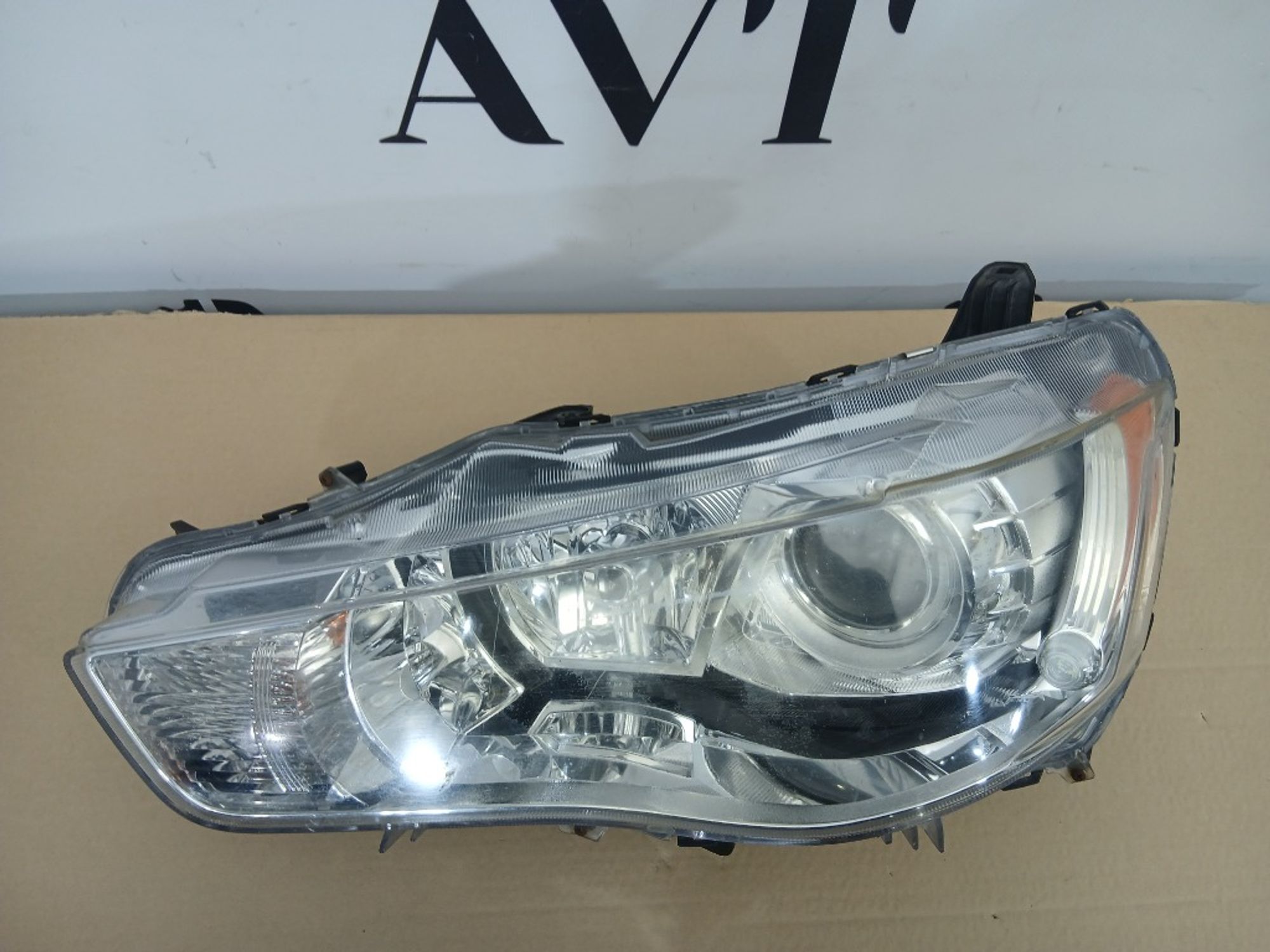 Фара ксеноновая передняя левая Mitsubishi, 30000 рублей, Ростов-на-Дону