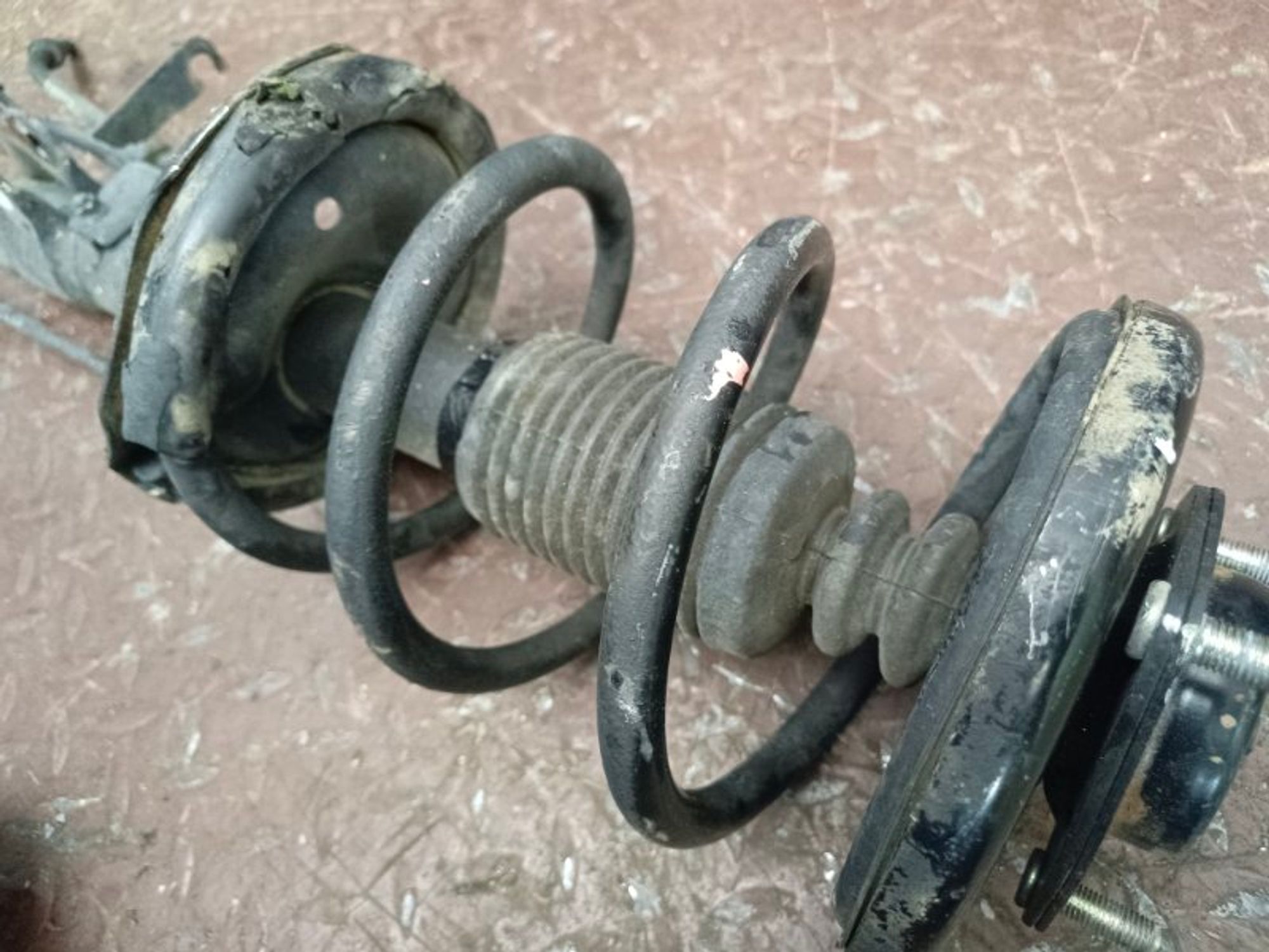 Стойка подвески передняя правая Mitsubishi, 7000 рублей, Ростов-на-Дону